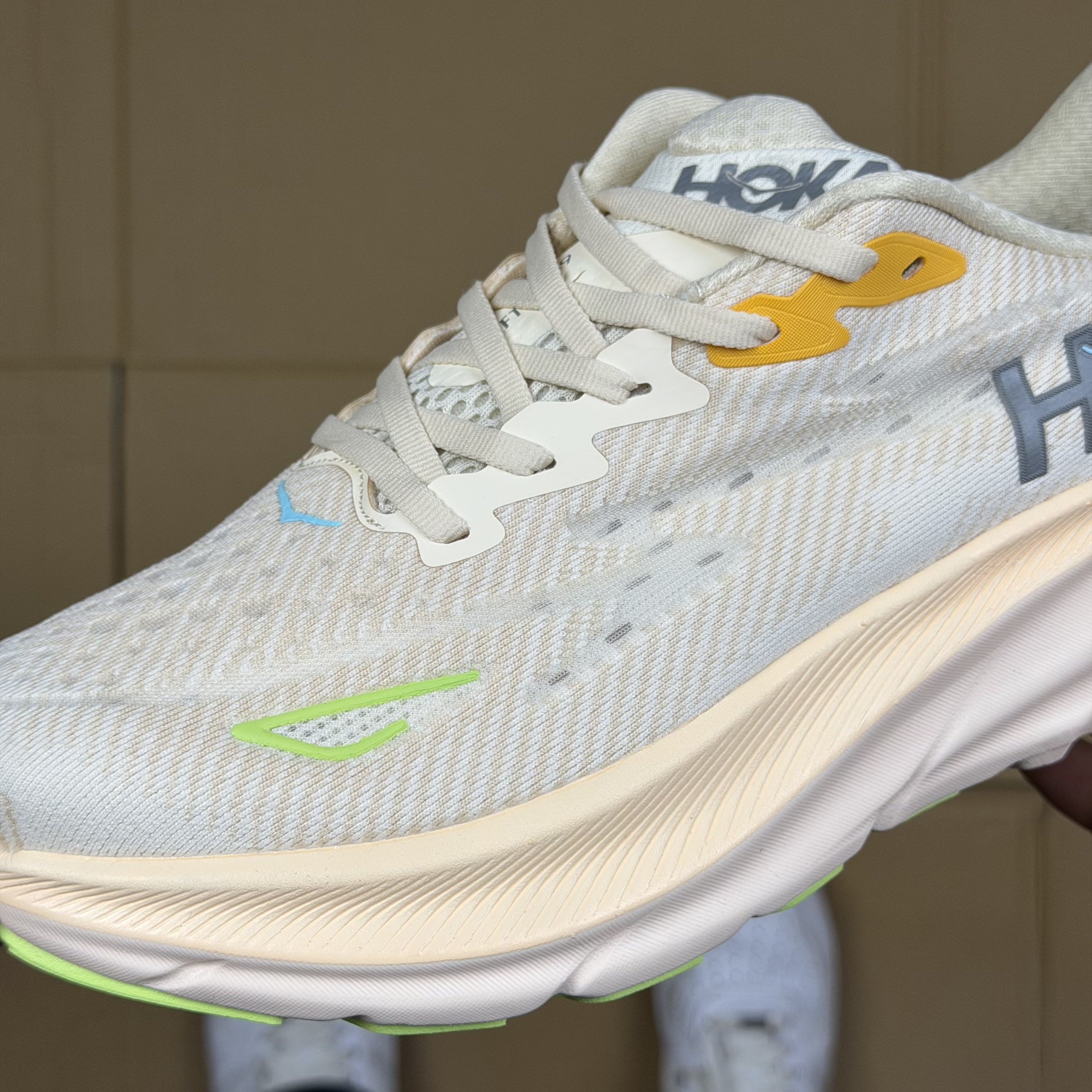 Hoka Clifton 9