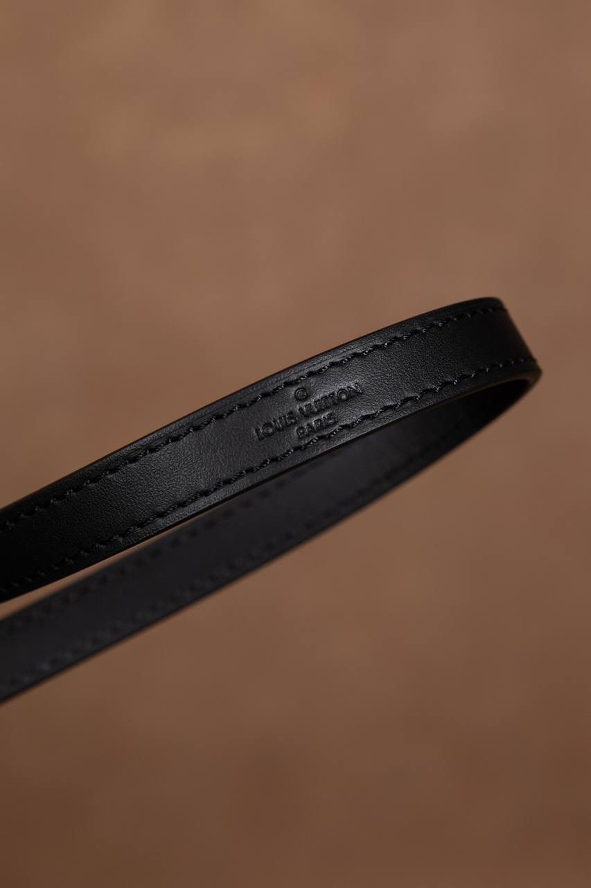 LV NÉONOÉ 水桶包 👜✨细节实拍🎀 水桶包原型来自 1932 年的香槟袋， 经典又耐看，不分年纪，背起来都很有感觉。 又能装、又好搭，休闲穿、正式穿都 OK， 属于那种越背越喜欢、怎么都不会过时的款 💖