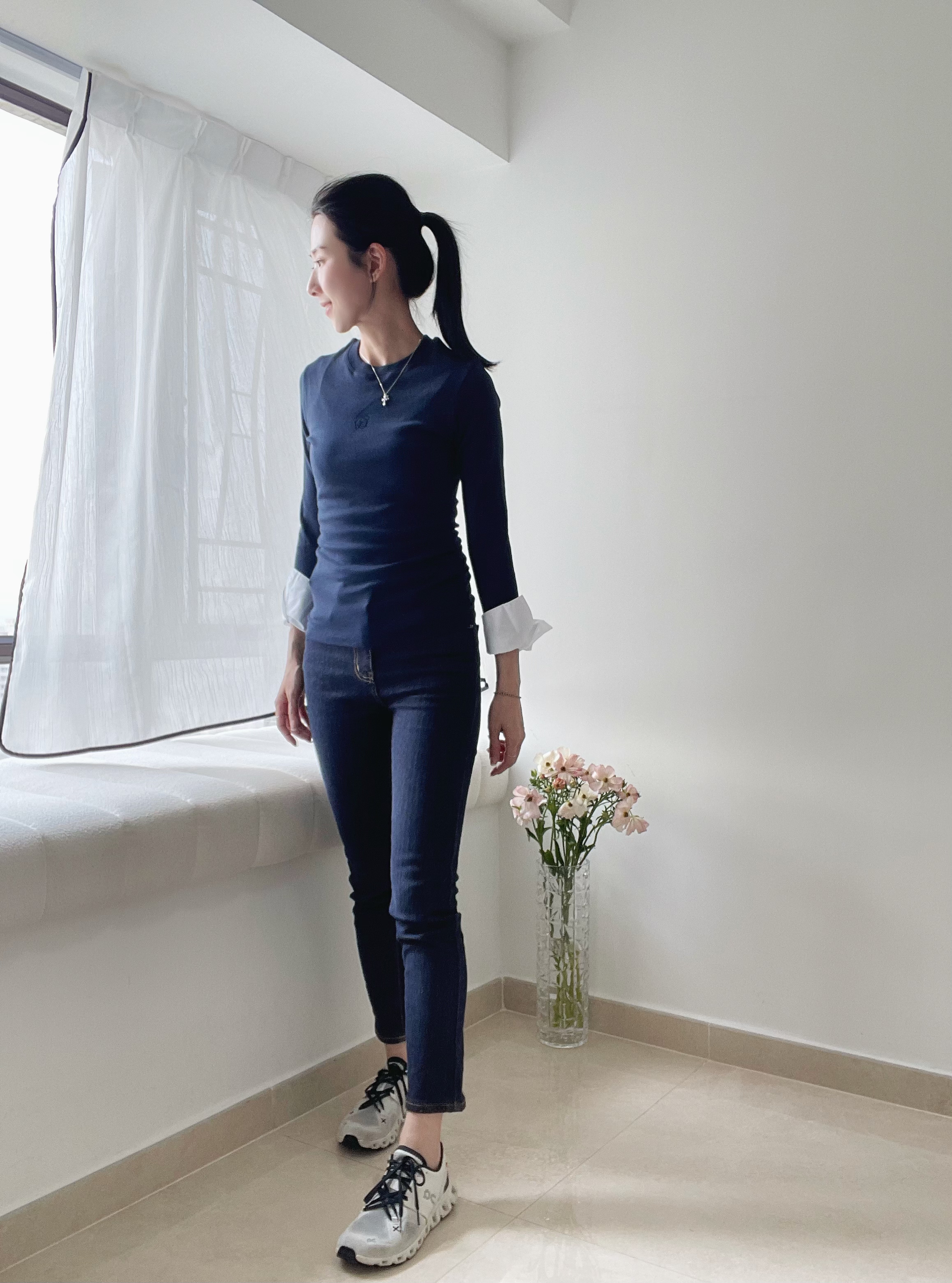 Feminine stretchy cuff tee 