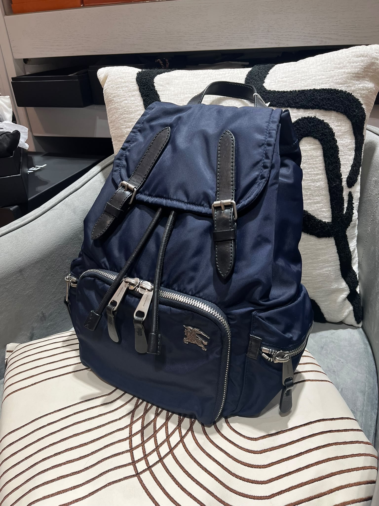 Burberry Nylon Backpack 深藍色 100%Authentic, 95%New