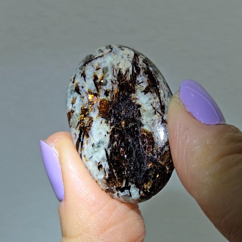 Astrophyllite cabochon - AST33
