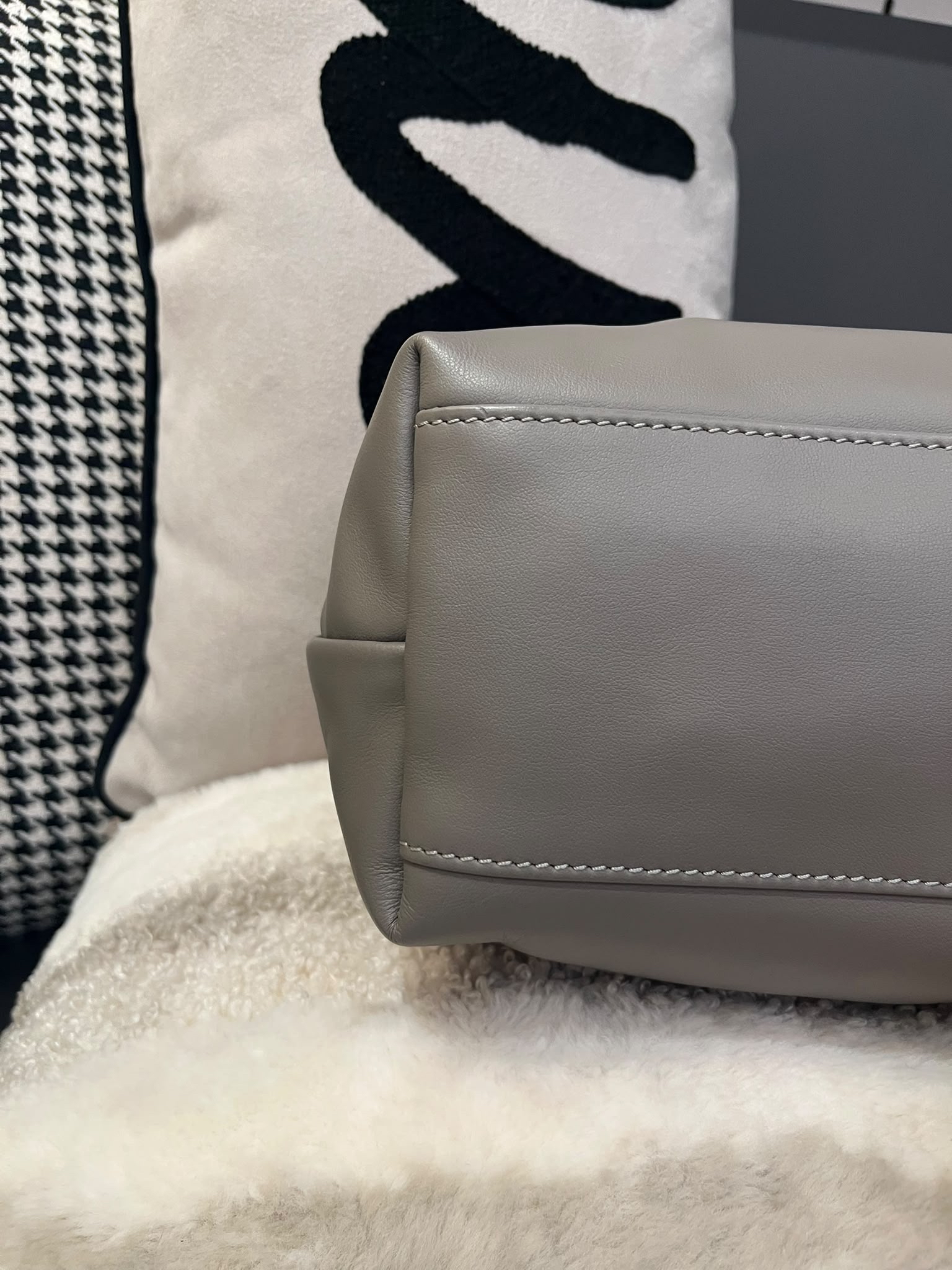 Longchamp 灰色牛皮飯盒包 100%Authentic, 95%New ✅Dust bag