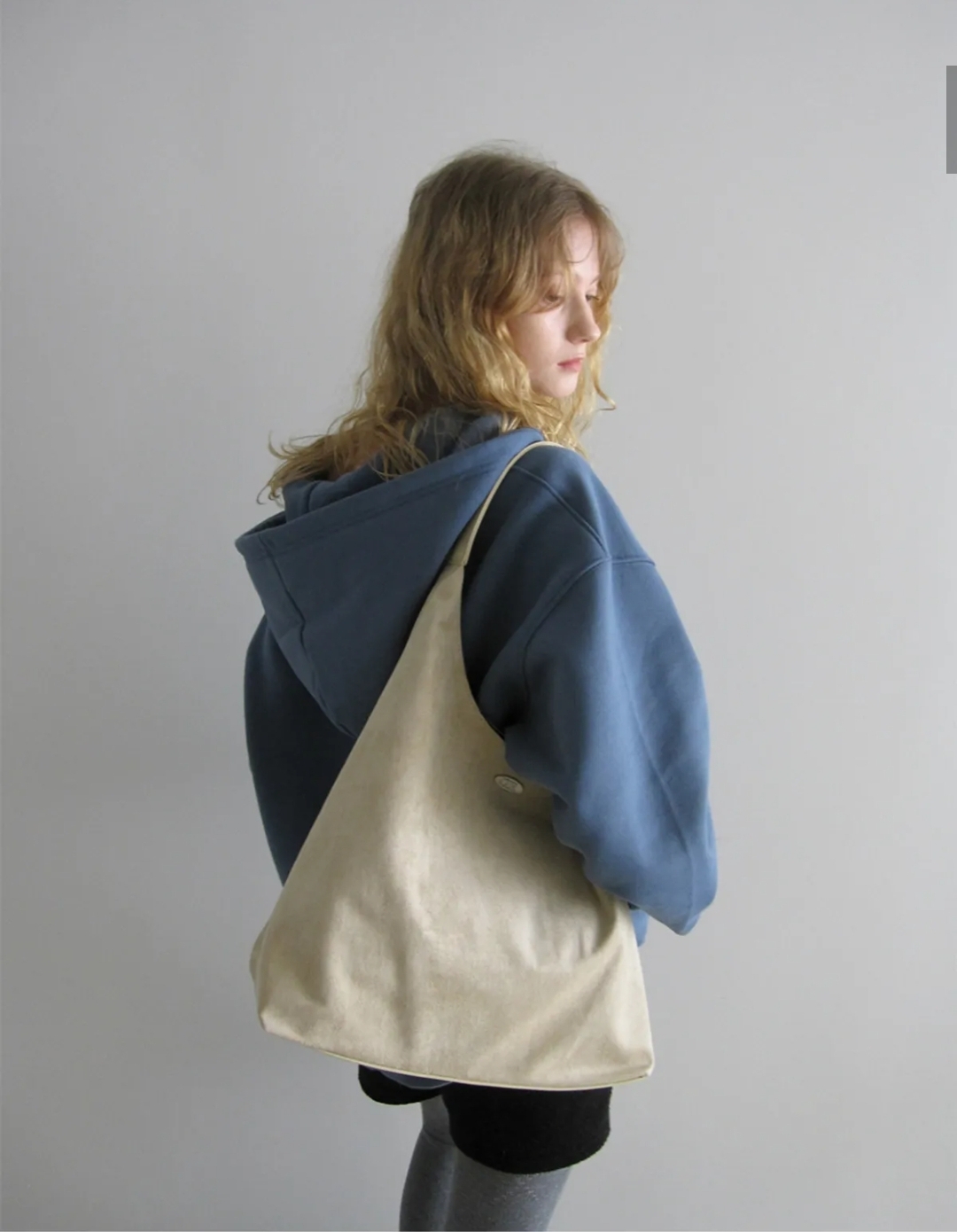 Dumaro Merci Suede Shoulder bag