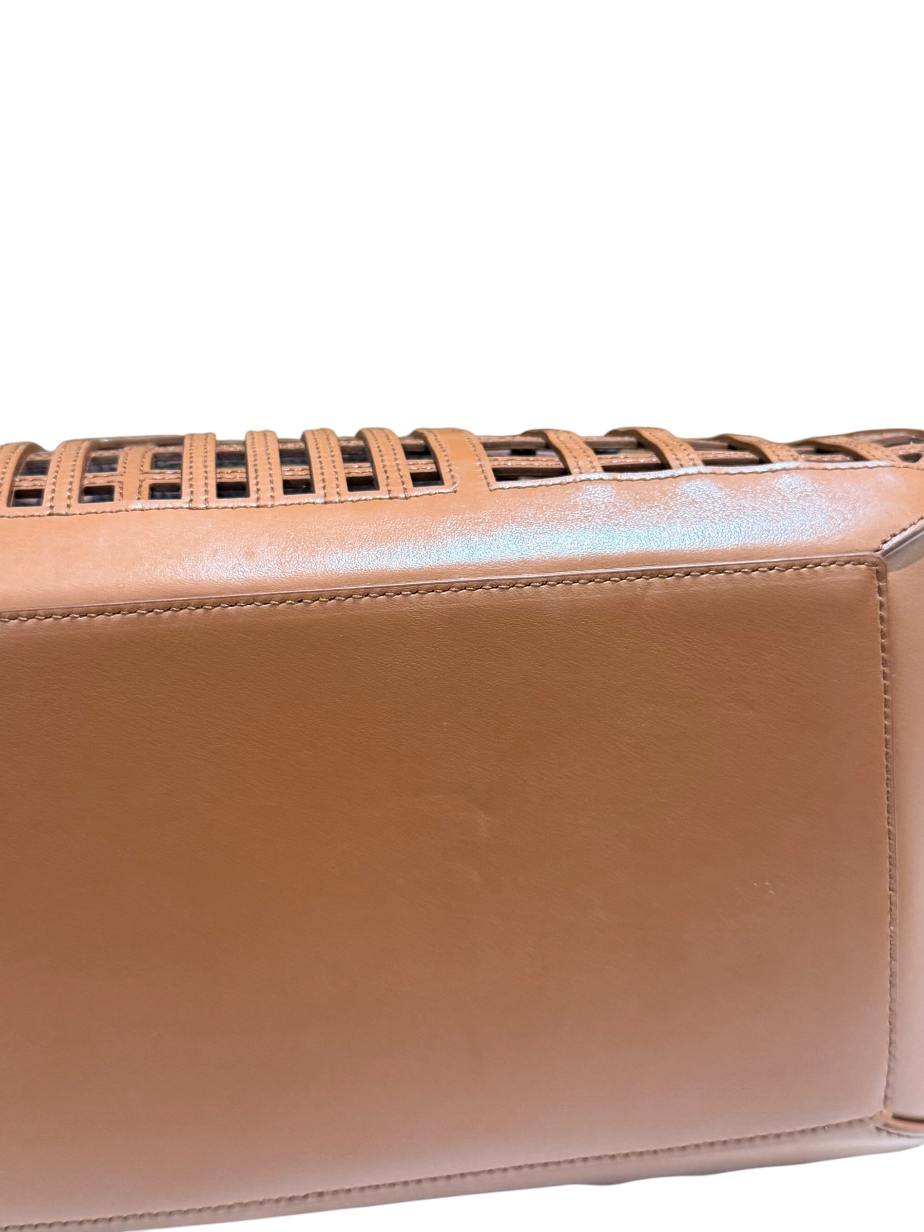 Pre-Owned MIU MIU Leather Basket / Product Code: 070305