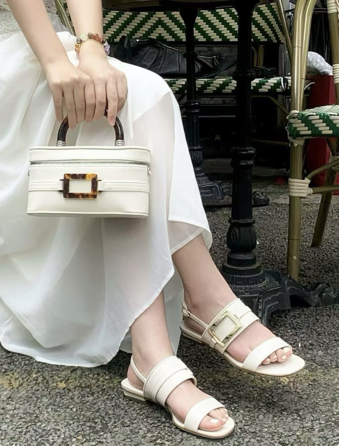 新款🆕 訂貨 RV 白色方扣皮款拖鞋 Size 36-39 有半碼