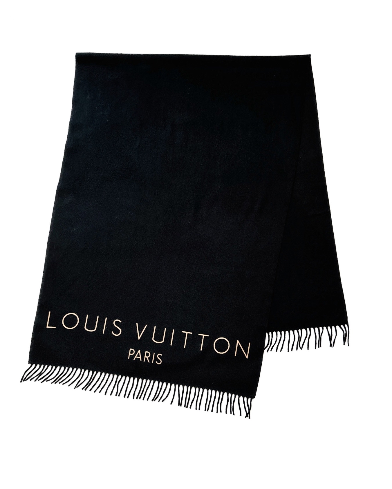 【AR106】💁🏻‍♂️💁🏻‍♀️男女系  全cashmere，特濃細滑綿密，Nutter隻85%朱古力gelato咁(嬴Godiva Venchi)🤌🏼。唔好俾我個朱古力誤導咗，佢係黑色嘅🖤  價錢：HK$2,200 品牌：Louis Vuitton 尺寸：186cm (長)｜70cm (闊) 註：85%新｜非常輕微布料耗損｜100% cashmere｜意大利製  *二手產品難達全新狀態，耗損或歲月痕跡屬正常情況，較明顯/嚴重嘅問題會標明或影底，敬請見諒。  *進入付款程序後，請於10分鐘內完成付款，否則絲統會自動取消訂單。  購物link in bio｜逢星期四寄出｜不設退換或退款｜順豐運費到付｜只寄香港不寄海外  #SecondLifeHK所有女裝 #SecondLifeHK所有男裝 #SecondLifeHK所有飾物