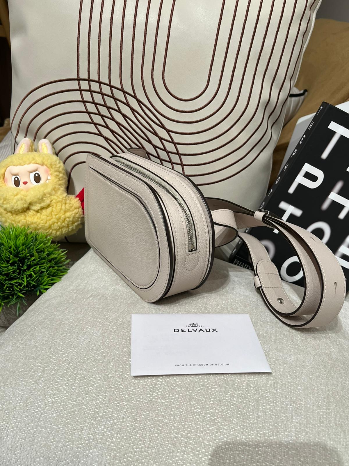 Delvaux Pin Jumping Calfskin 100%Authentic, 99%New ✅專門店收據✅證書✅Booklet✅Tap✅Dust bag