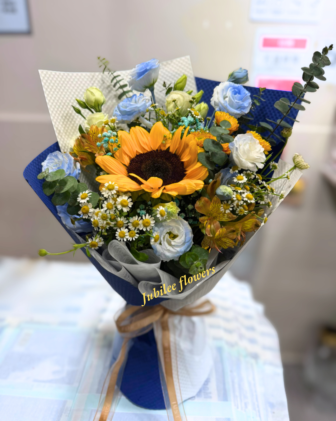 🌻向日葵 · 碎冰藍玫瑰花束