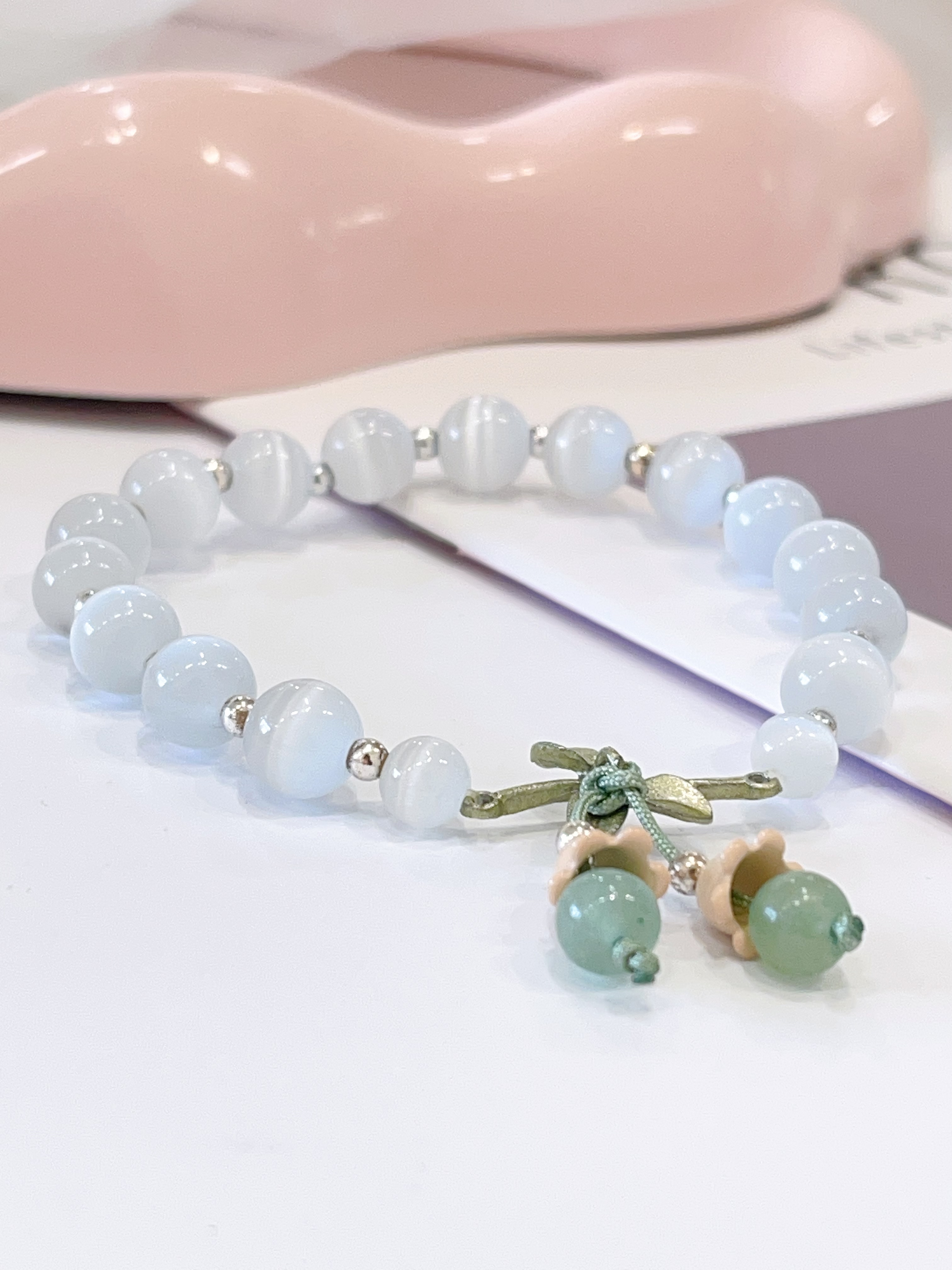 🤍🔔 猫眼石 × 铃兰花吊坠手串 Cat’s Eye Stone & Lily of the Valley Charm | 6/8mm