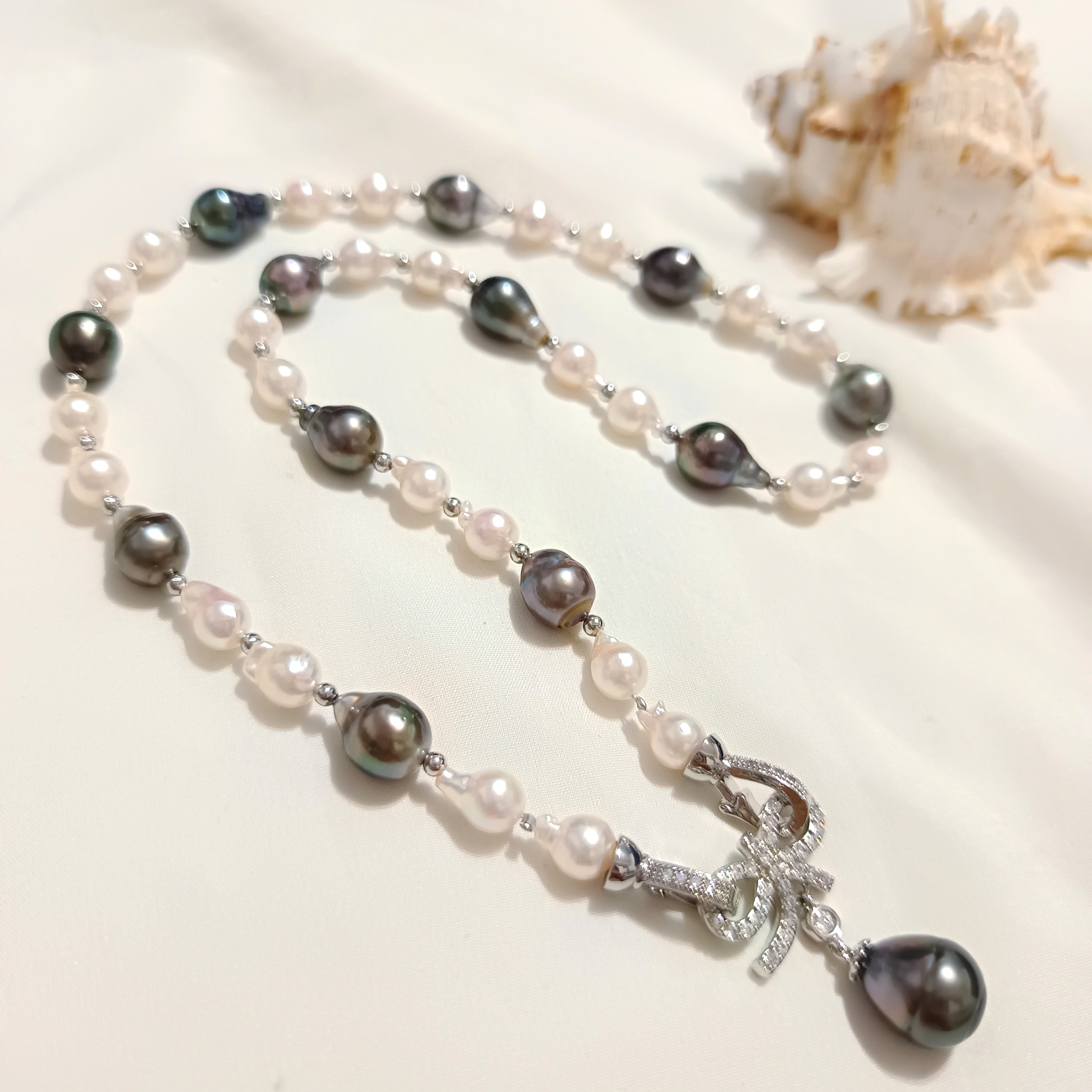 大溪地炫彩巴洛克海水珍珠+日本akoya 櫻花粉巴洛克海水珍珠注白金可拆卸蝴蝶結扣項鍊