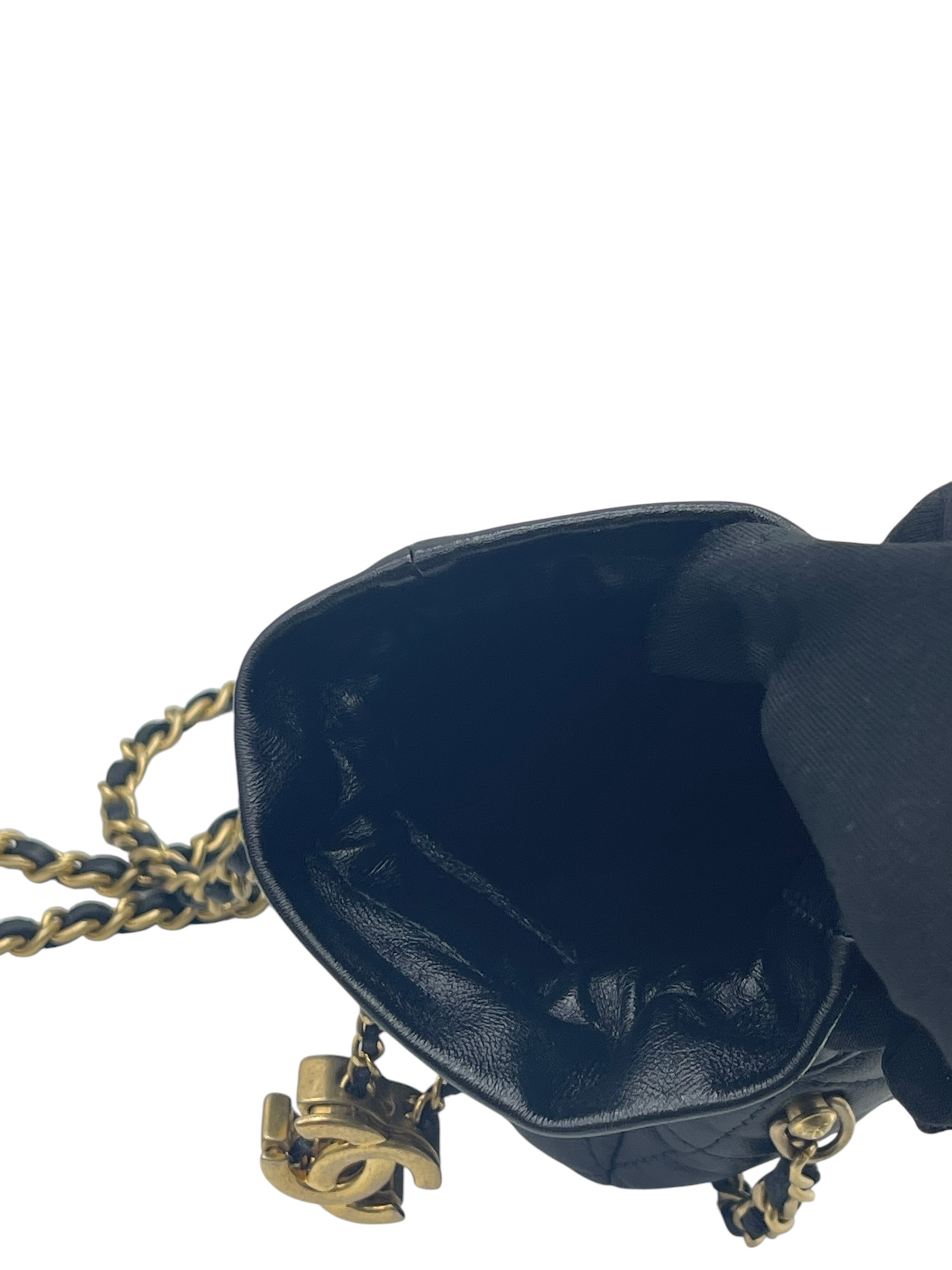 Pre-Owned CHANEL Drawstring CC Round Bucket Clutch with Chain Quilted Mini / Product Code: 26061101