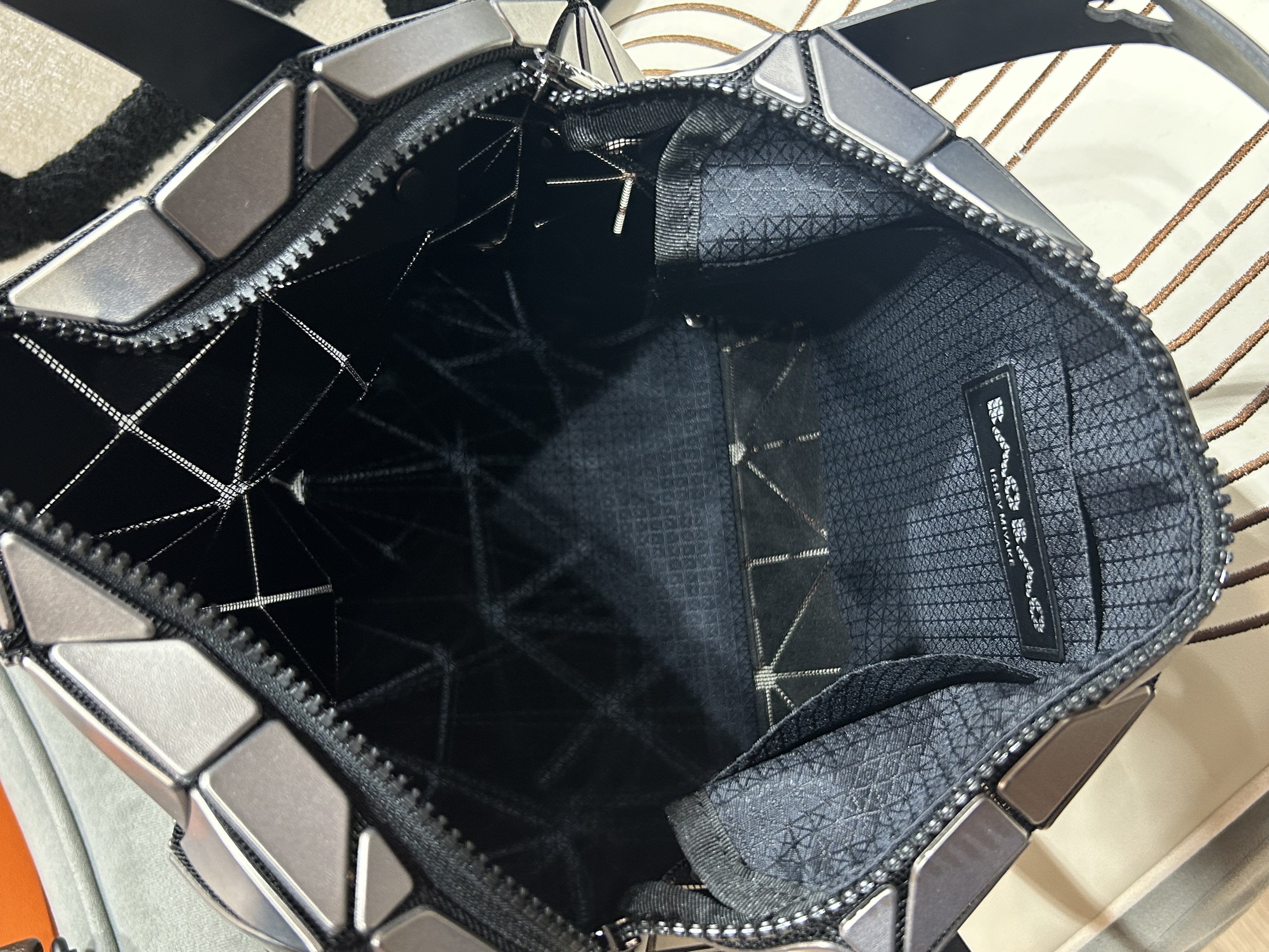 Issey Miyake Bao Bao Boston Bag 100%Authentic, 98%New ☑️Dust bag