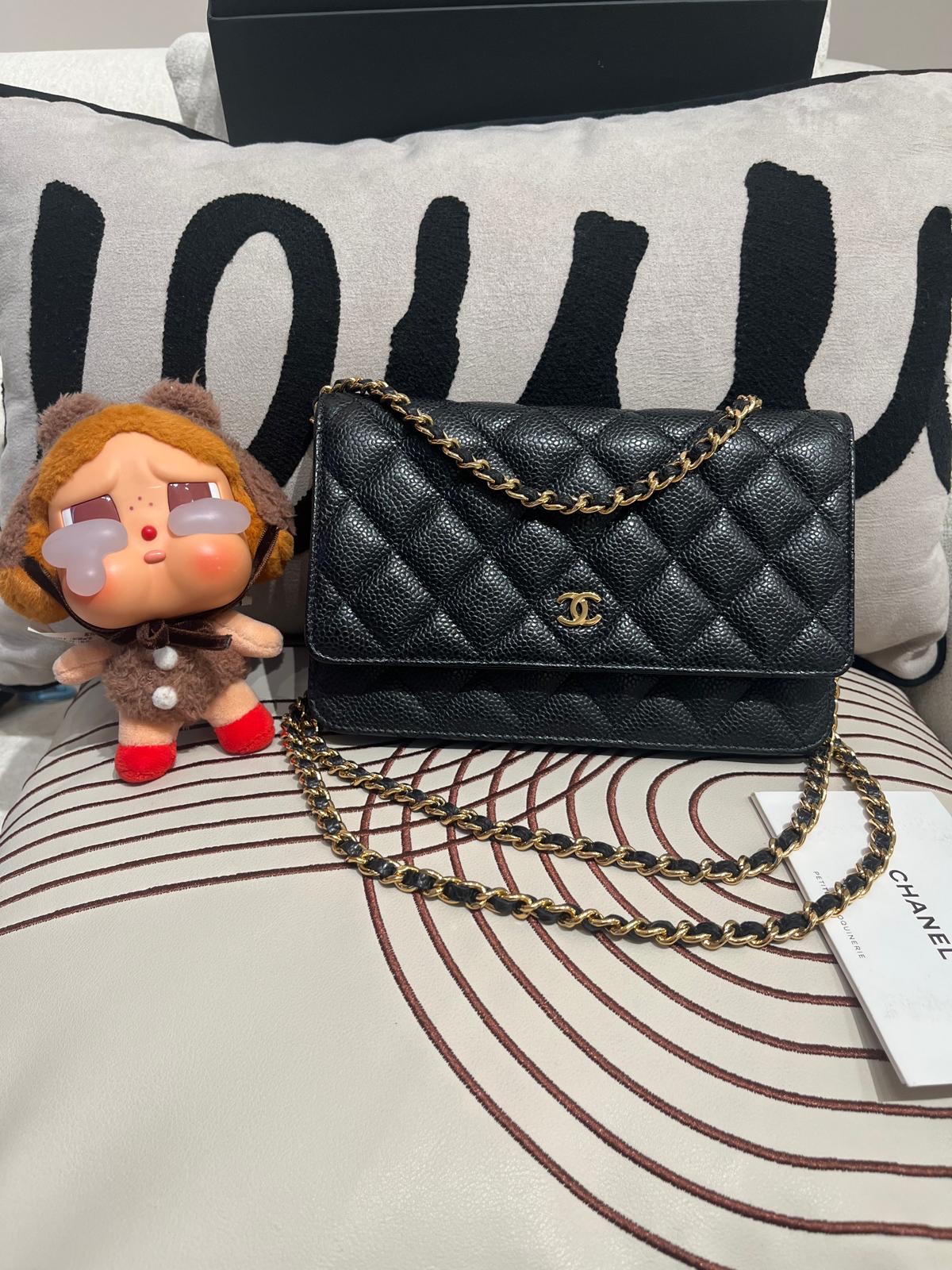 Chanel wallet on chain 荔枝牛皮金鏈 100%Authentic ,98%new ✅ 29CARD ✅dust bag✅box