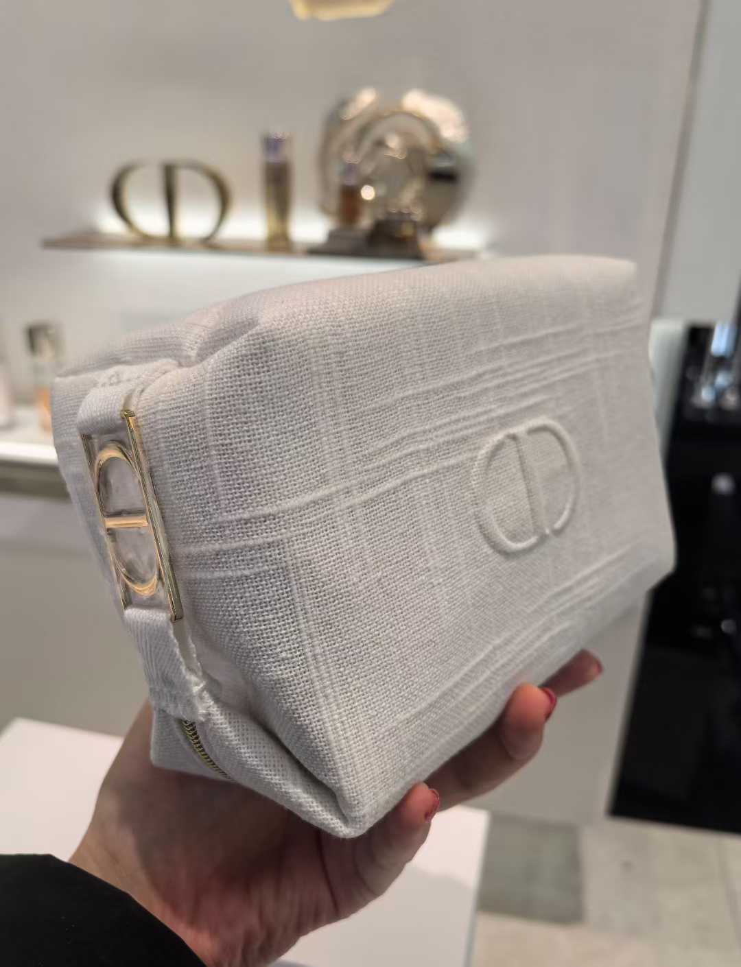 新贈品 💯 DIOR 🤍 白色亞麻豆腐包化妝包