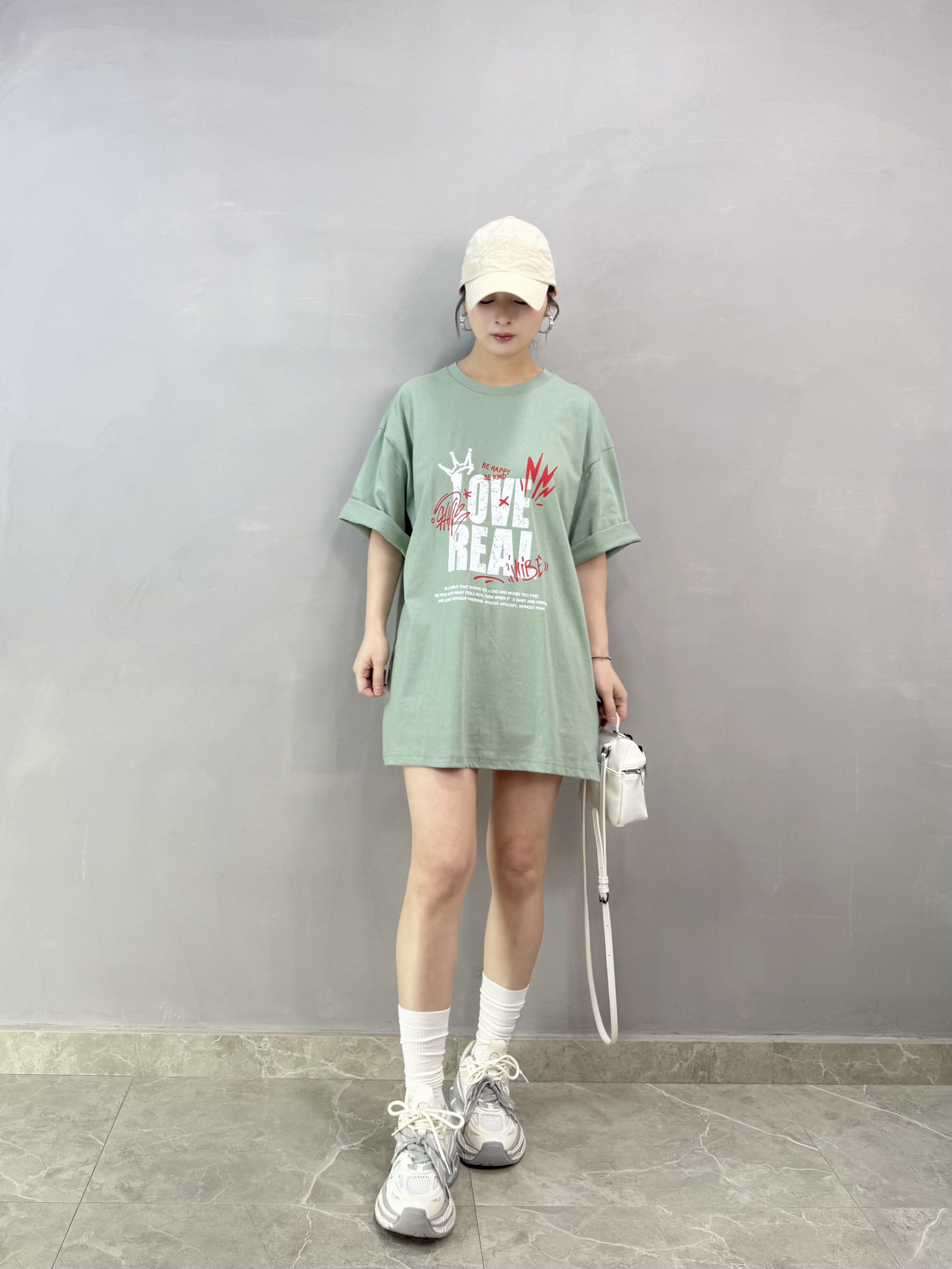 S62 Love real小開叉tee