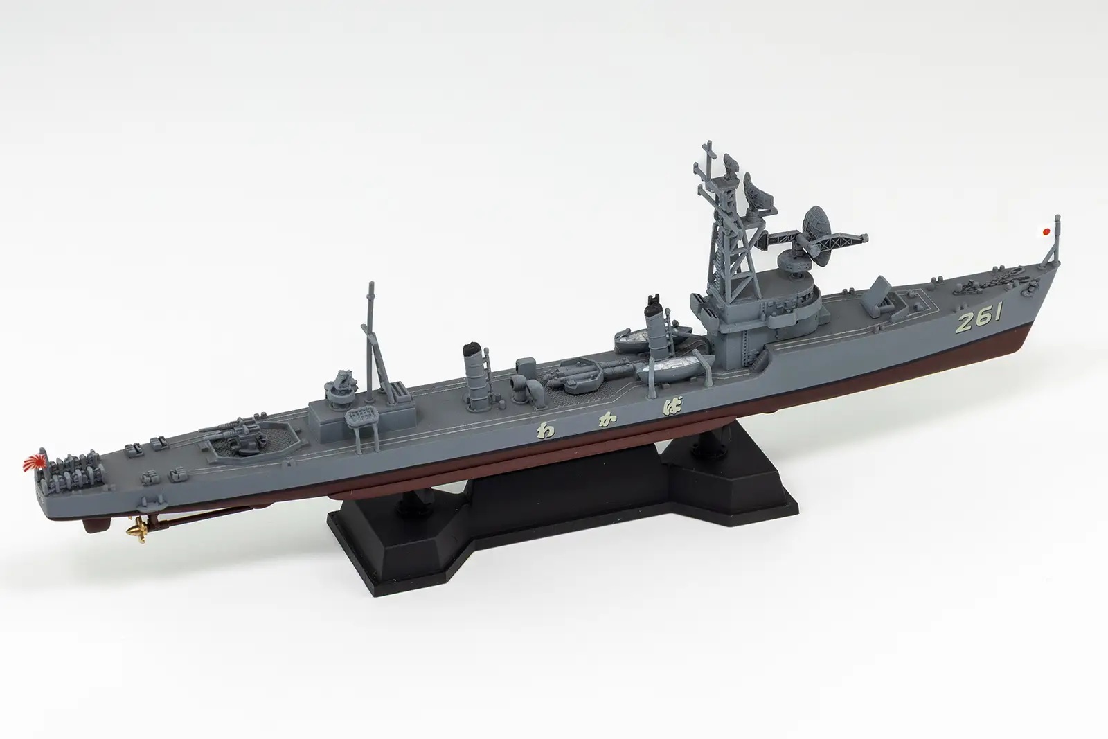 1/700 JMSDF Destroyer Escort DE-261 Wakaba (w/ Flag And Flagpole And Ship Name Plate Photo-Etched Parts)