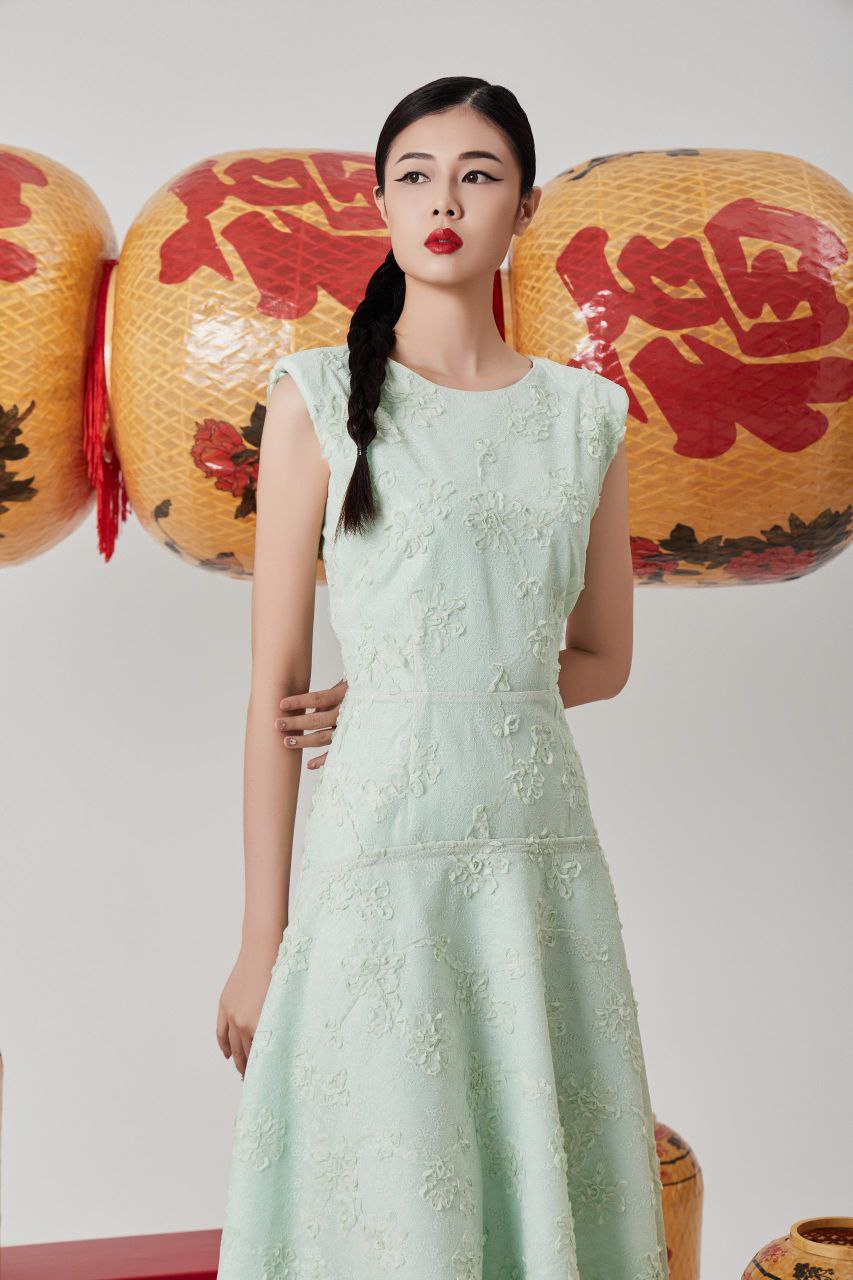 刺绣立体花朵优雅连身裙 2083