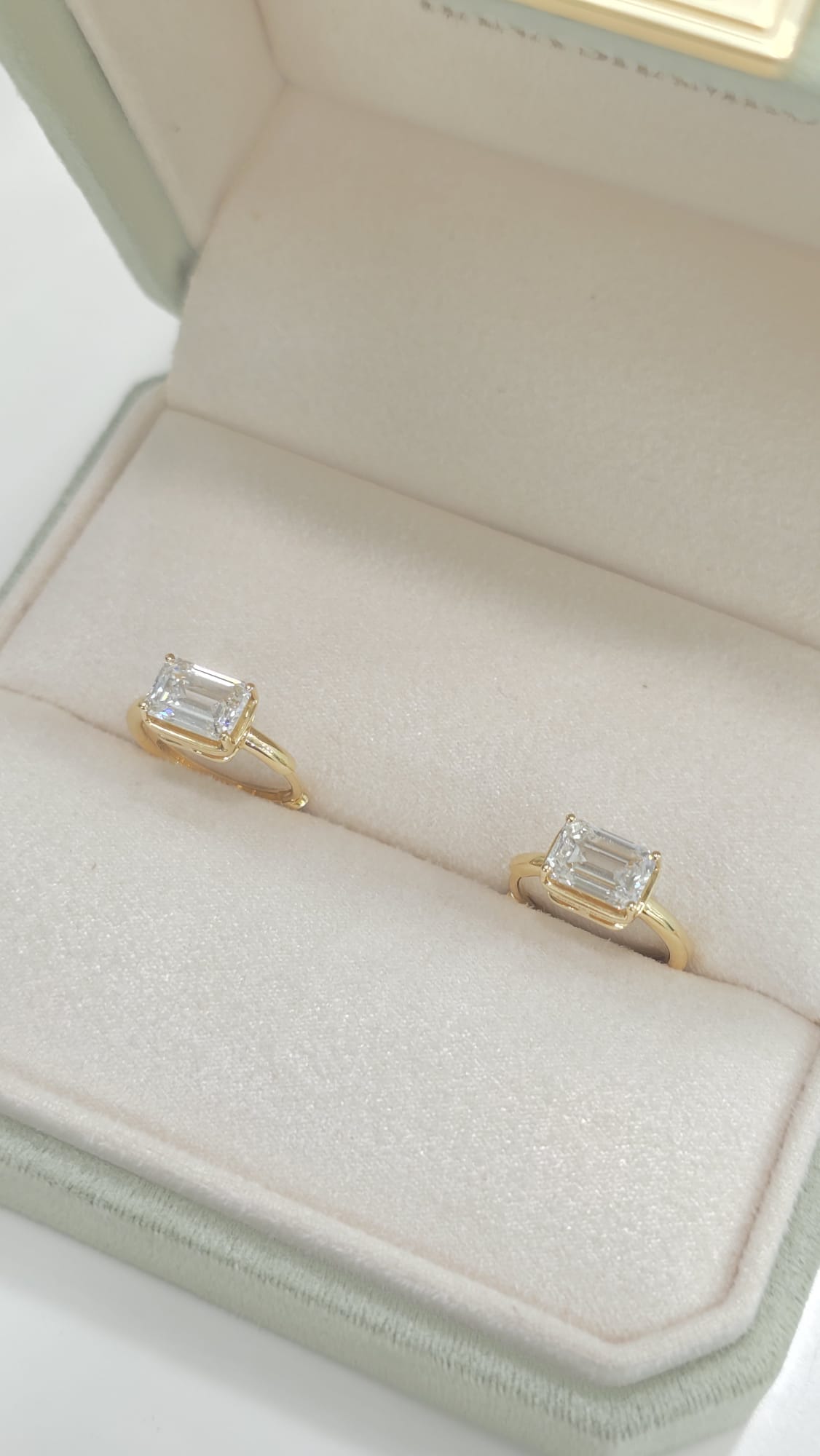 18K金培育祖母綠形鑽石耳環 D2.14ct/2 G2.752g