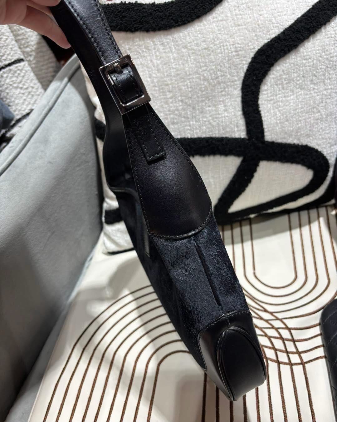 Gucci Jackie hobo small velvet   100%Authentic,95%new ✅dust bag 