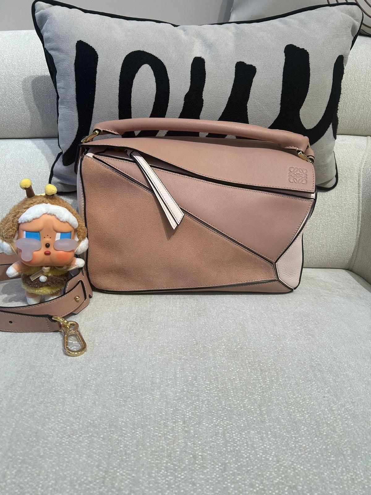 Loewe Puzzle medium calfskin,100%Authentic, 99%new ✅tap ✅booklet✅肩帶 ✅dust bag