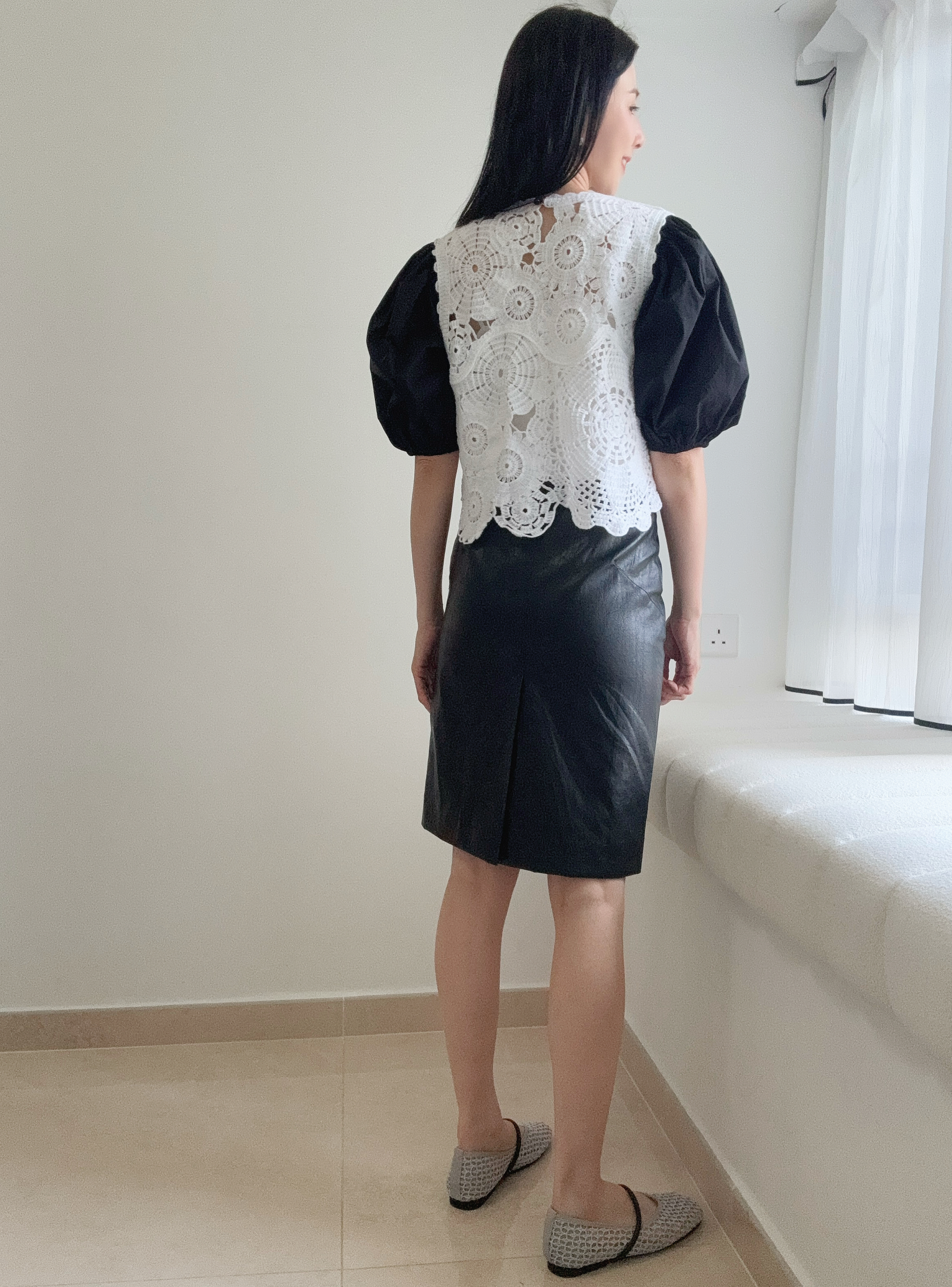 Crocheted puff sleeves blouse (Ivory)