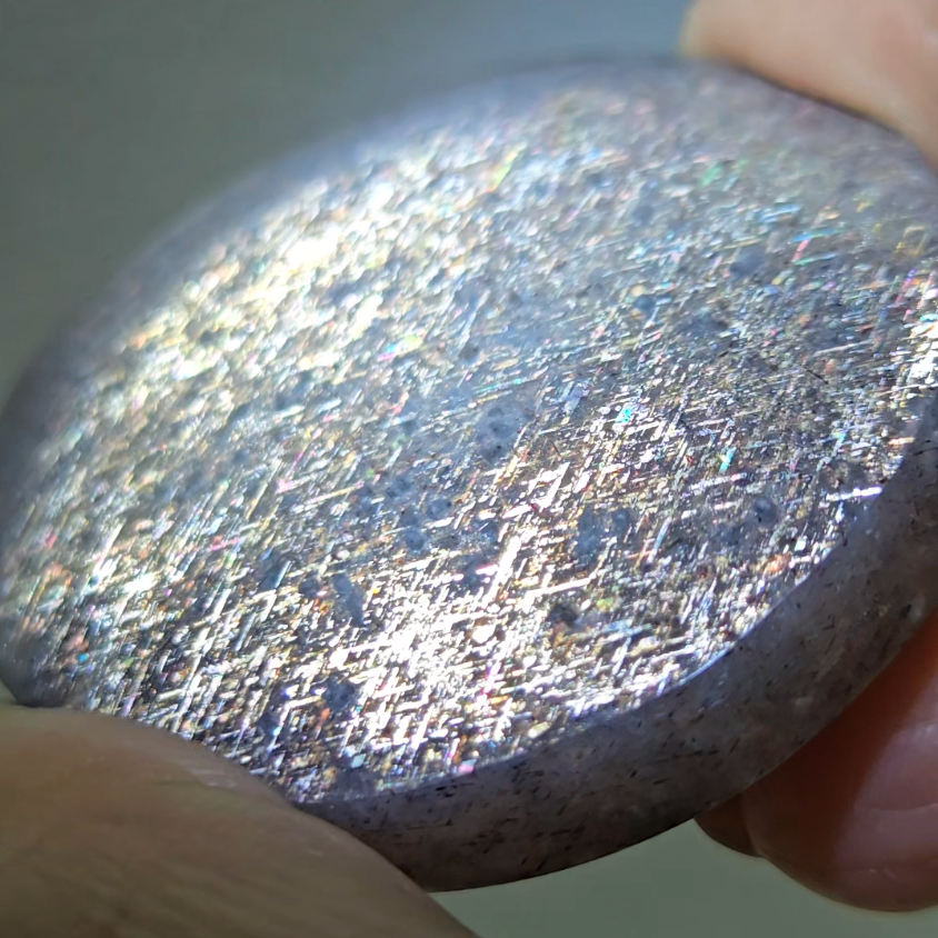 Rainbow lattice black sunstone palm stone - SM625
