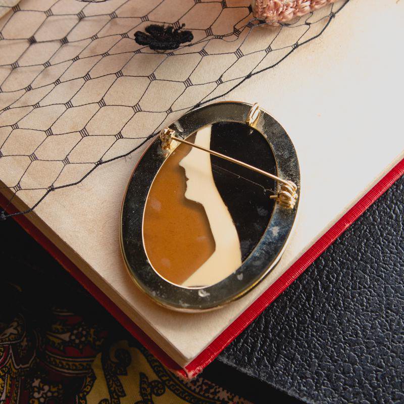 1960-70s Horn & Bone Inlay Long Hair Lady Brooch/Pendant (NA0727)
