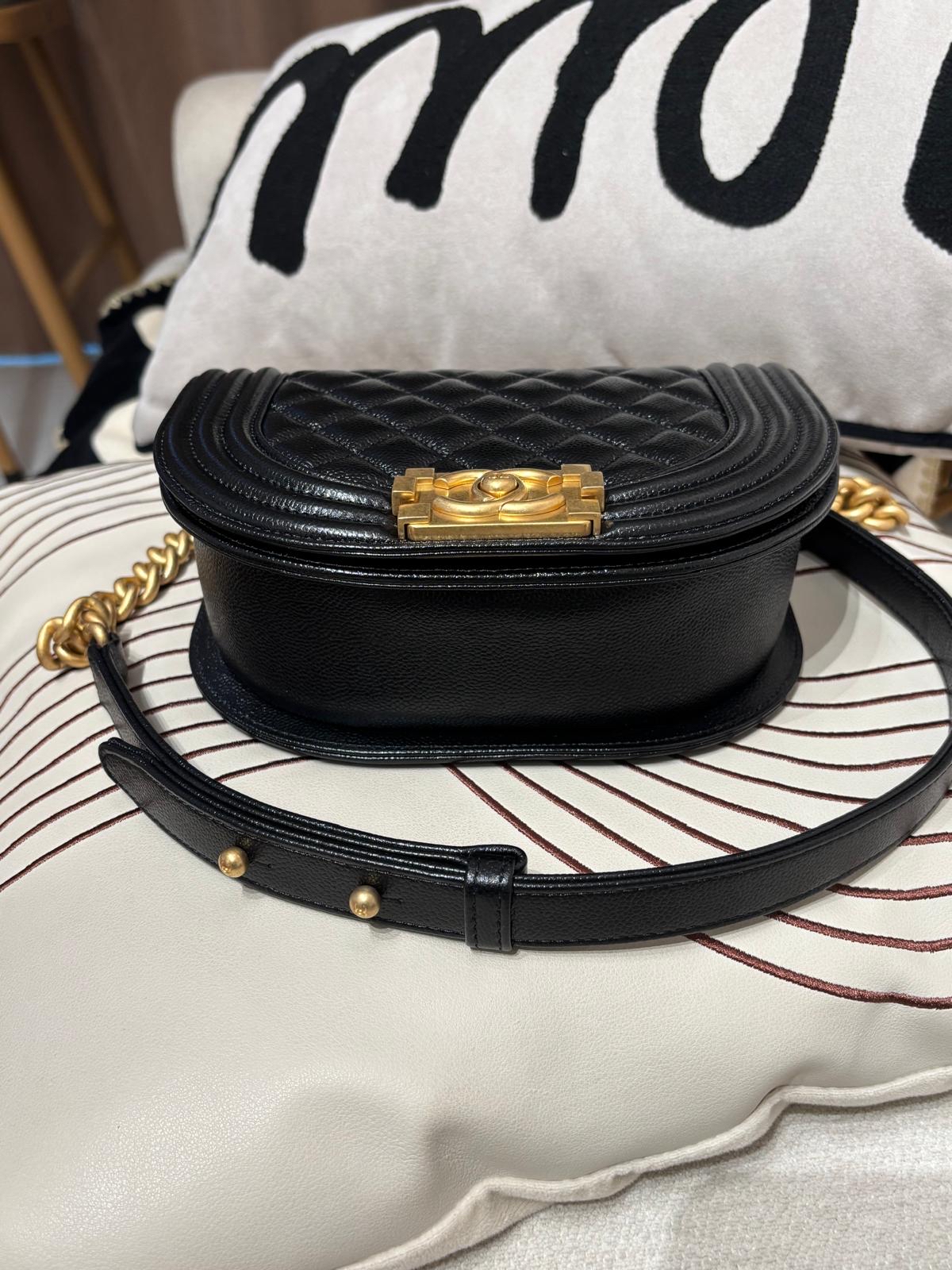 Chanel Boy Chain Shoulder Bag AS3186 黑色粒紋牛皮半圓boy 100%Authentic, 98%new ✅晶片✅防塵袋✅盒