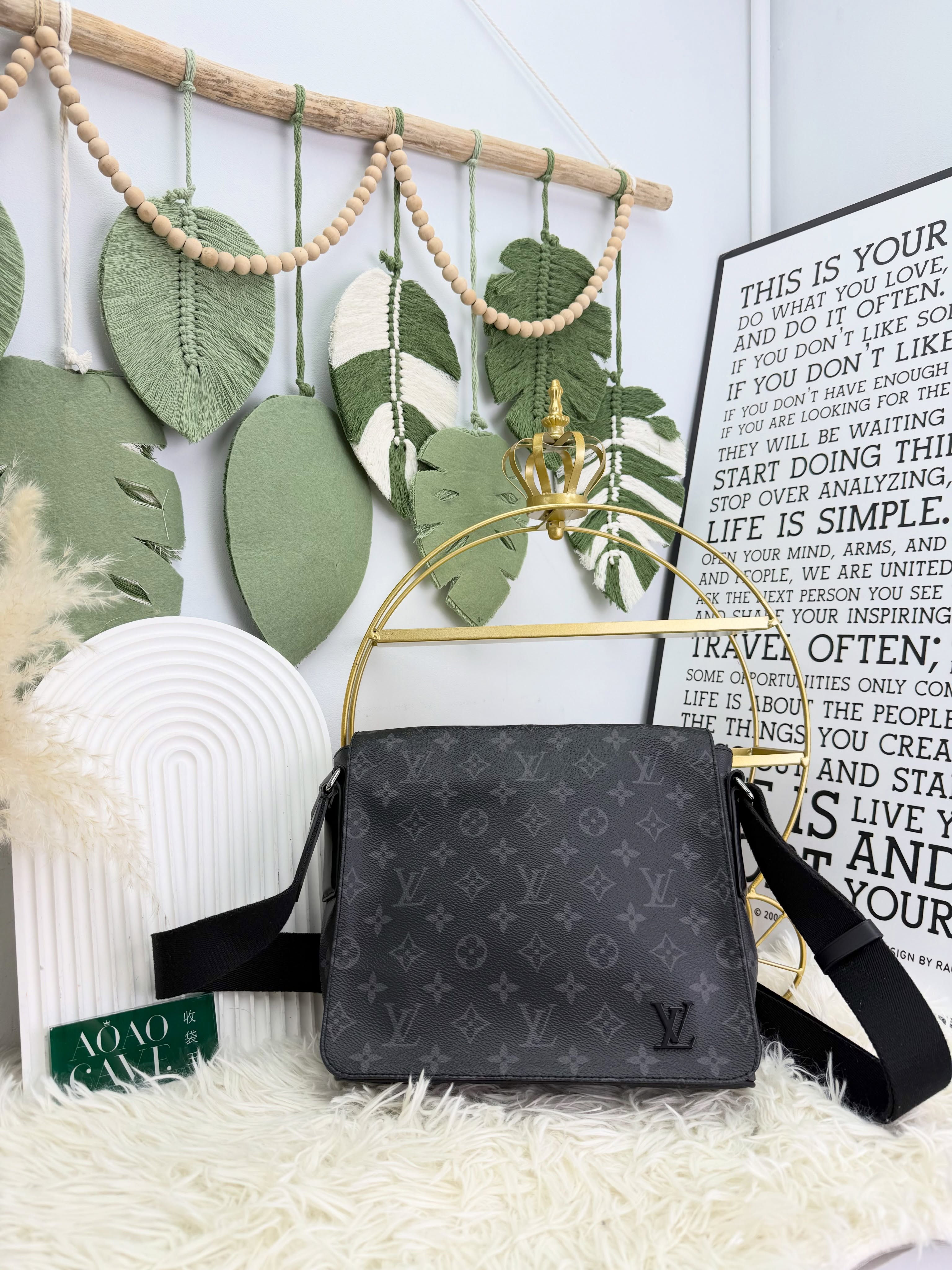 Lv👜 PRE OWNED 🛍️黑色 老花郵差包 pm size🖤