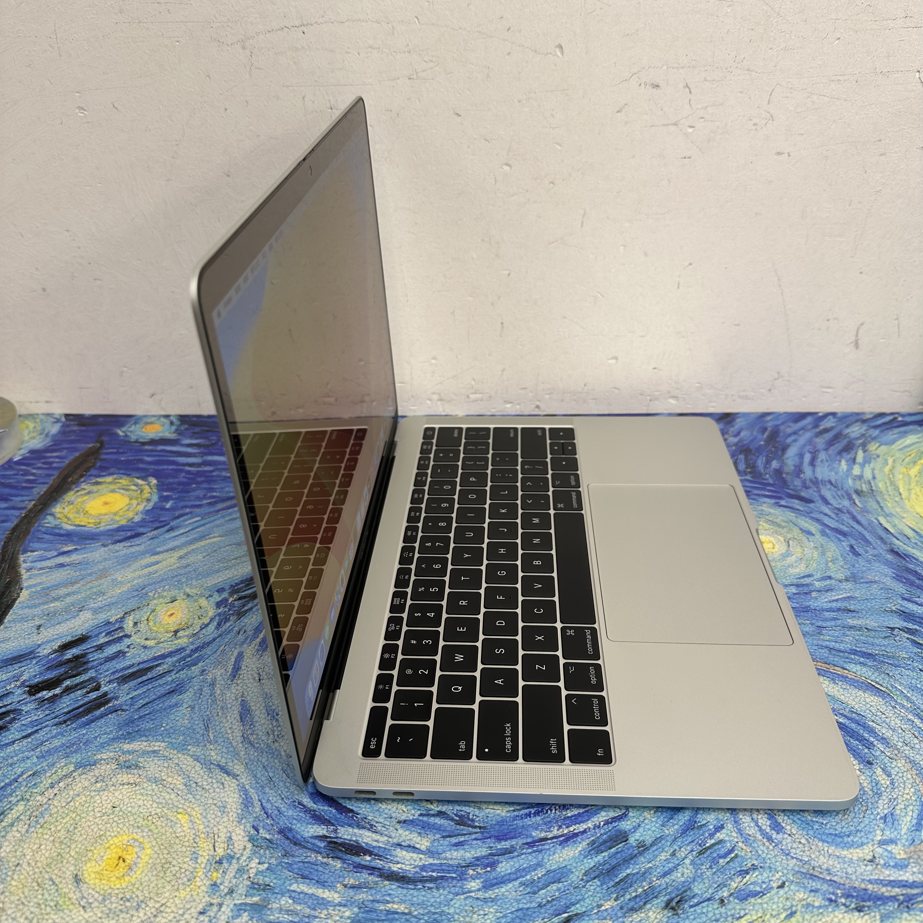 #5823 Apple MacBook Pro 2017 i5 CPU 8GB Ram 256GB SSD