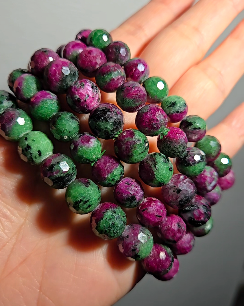 Faceted ruby zoisite bracelets with UV - JW79
