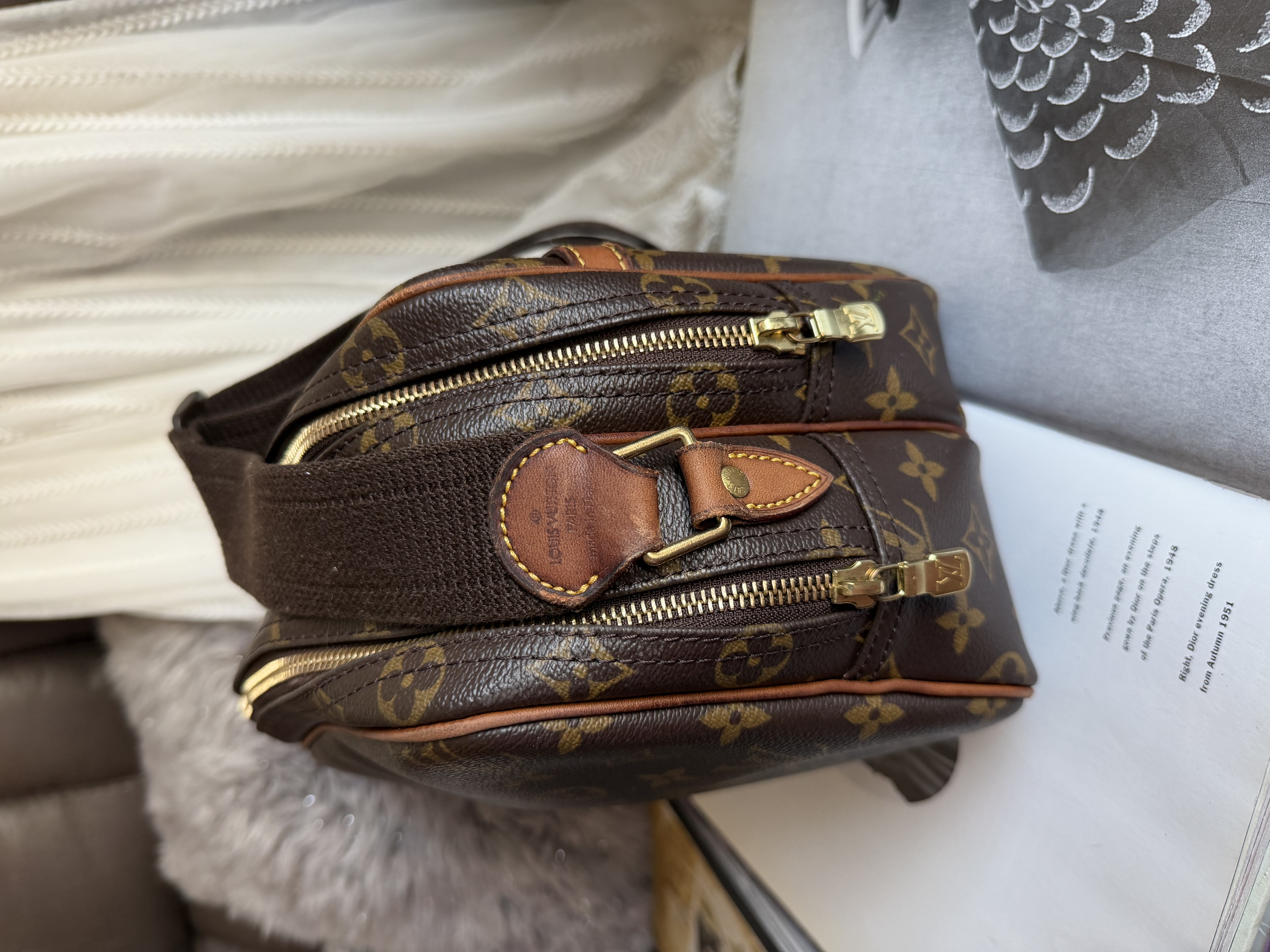 Lv monogram reporter bag 