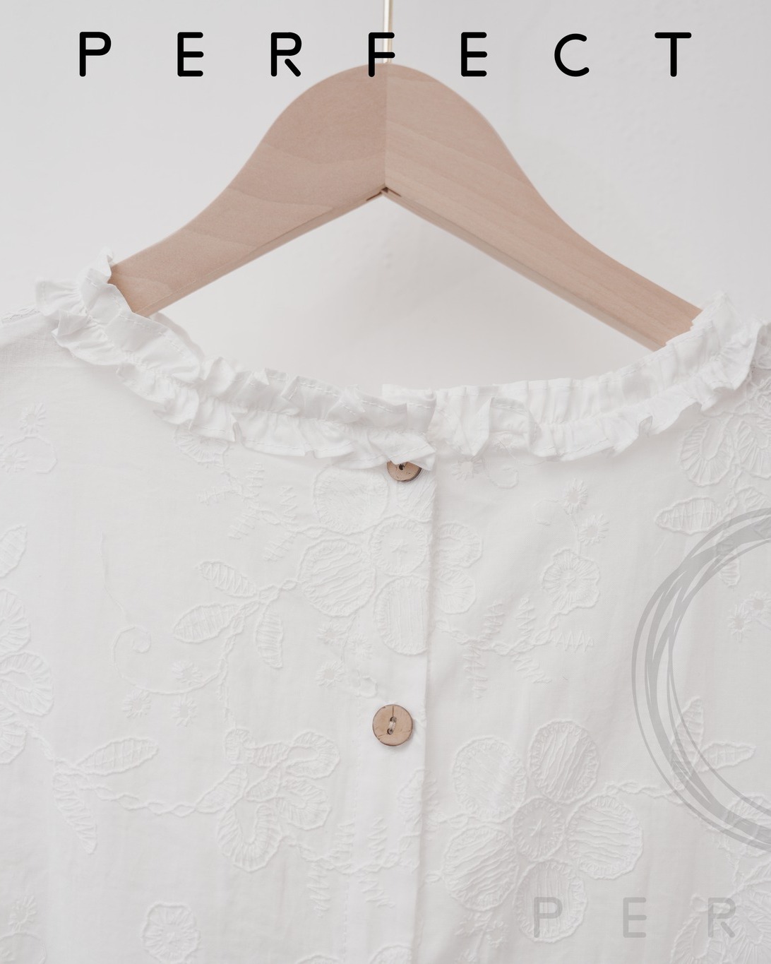 T0024_暗花樹葉紋理文青上衣 (純潔白）