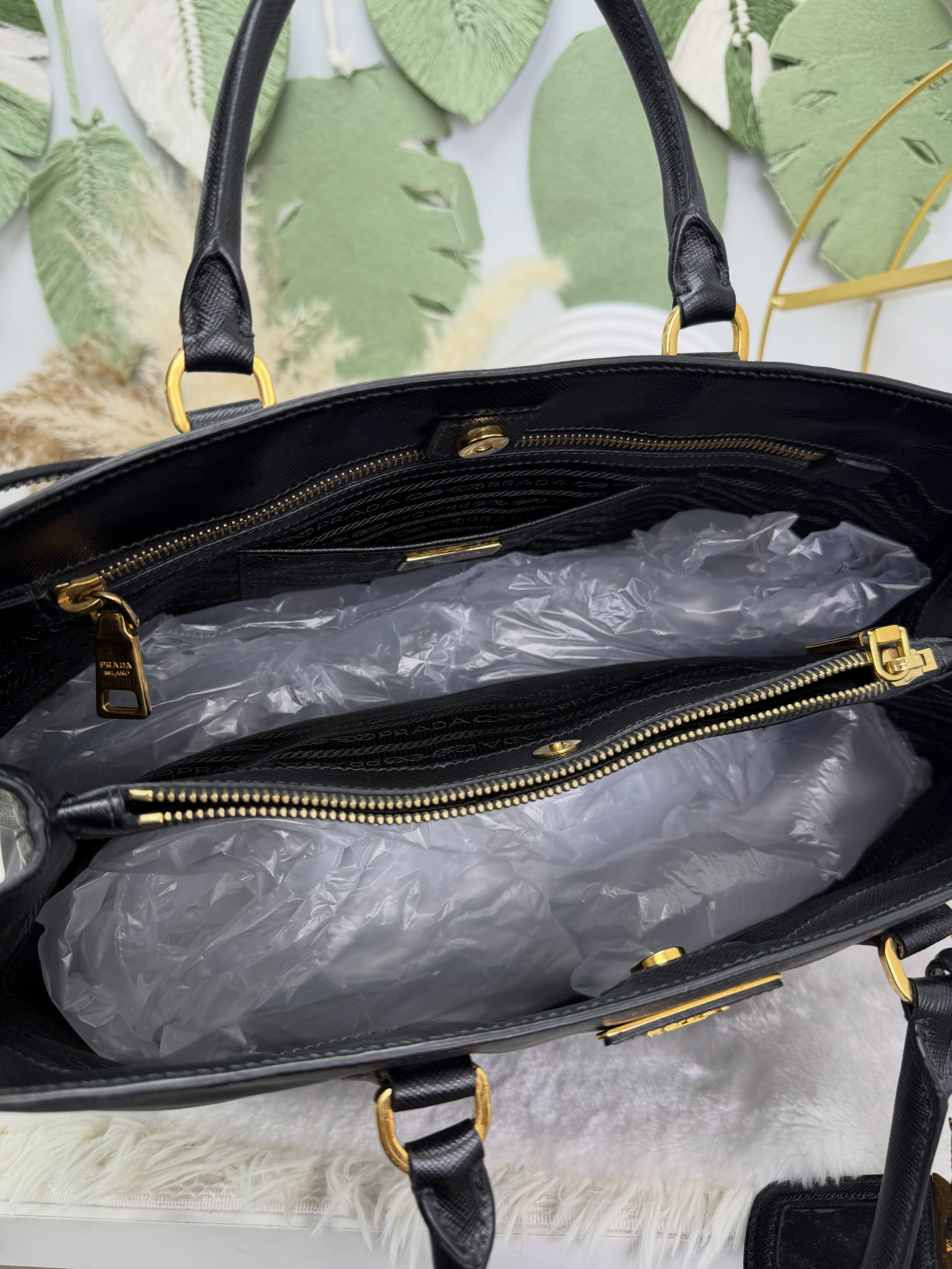Prada 💼PRE OWNED 🛍️十字紋金Galleria Saffiano Leather Bag 🖤 