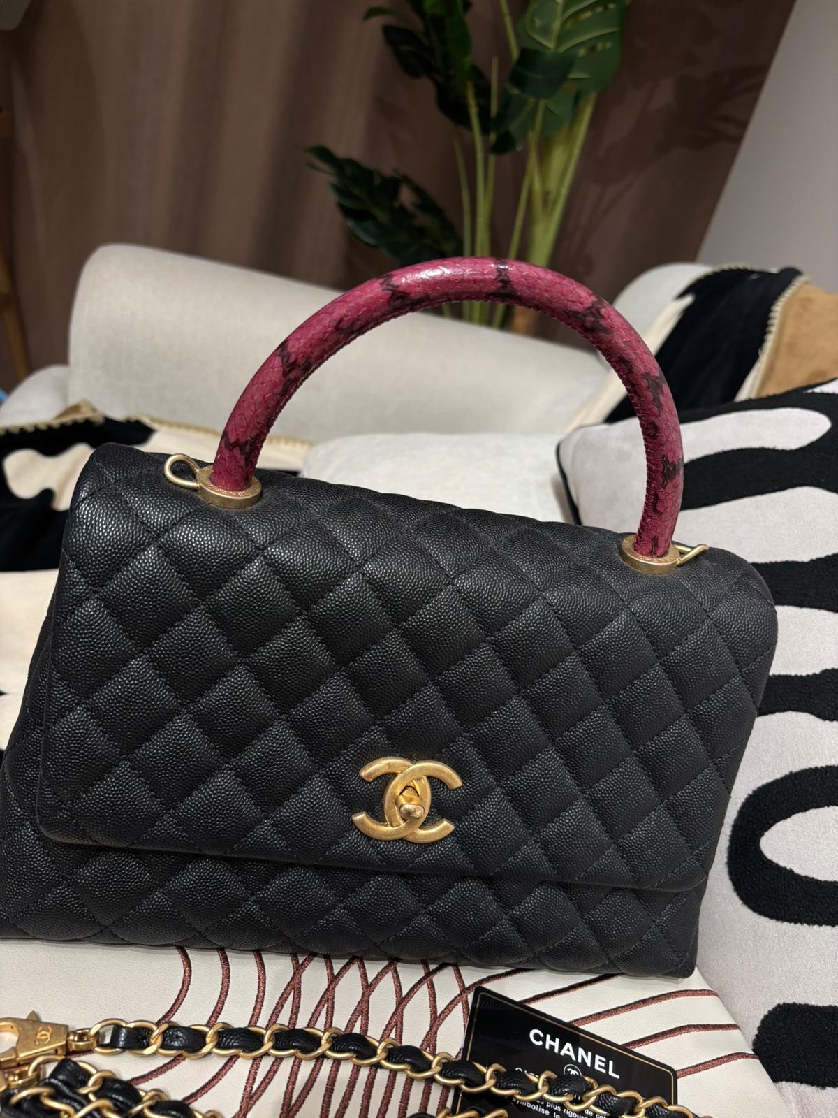 Chanel coco handle medium 黑色荔枝牛皮復古金扣，絕版罕有蛇手柄 100%Authentic, 98%new ✅26card ✅dust bag ✅box 