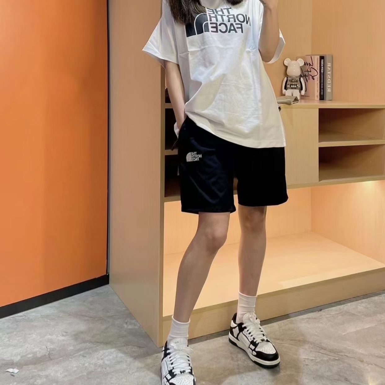 $65條。2條起$55條。Tnf 冰絲速乾五分運動褲