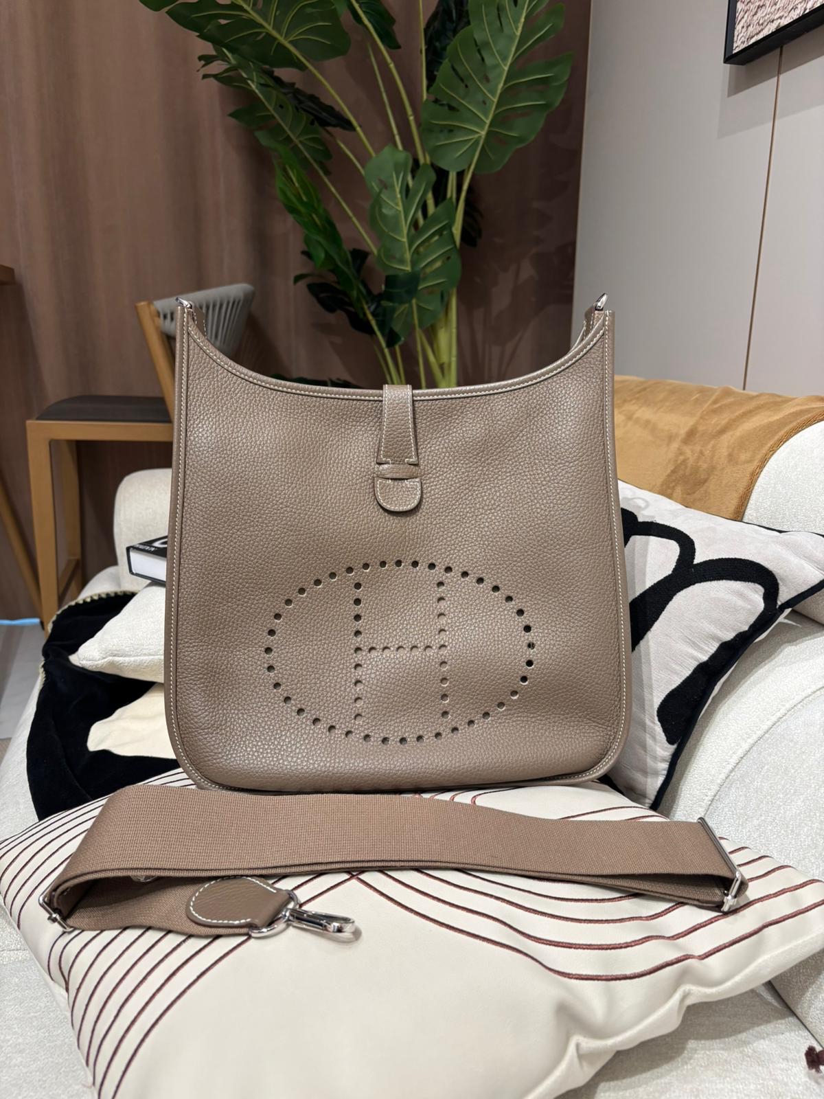 Hermes Evelyne 33,etoupe ,STAMP B,大象灰銀扣 100%Authentic ,98%new ✅內袋✅肩帶✅塵袋✅BOX