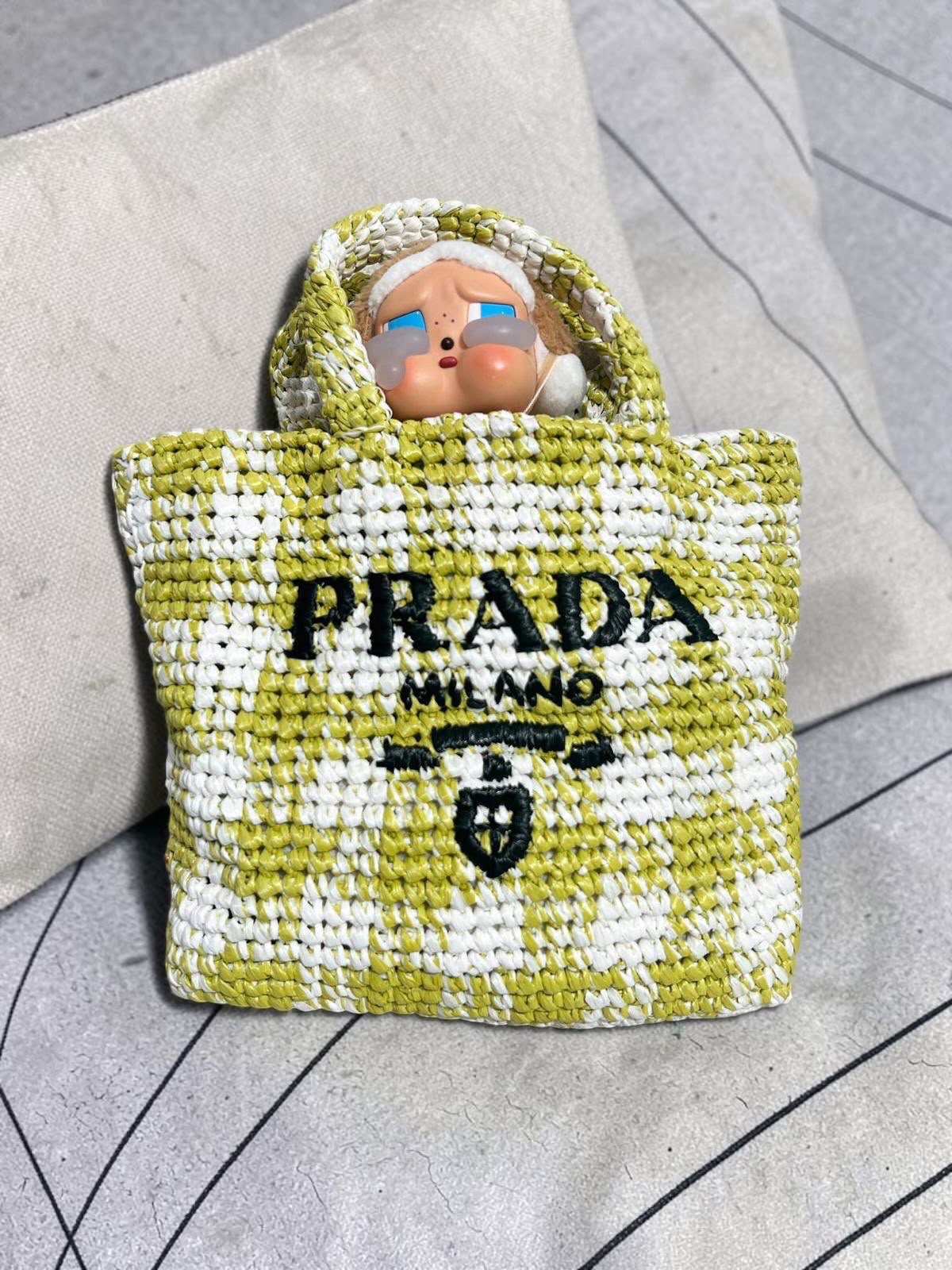 Prada Raffia bag 100%Authentic, 98%new ✅dust bag