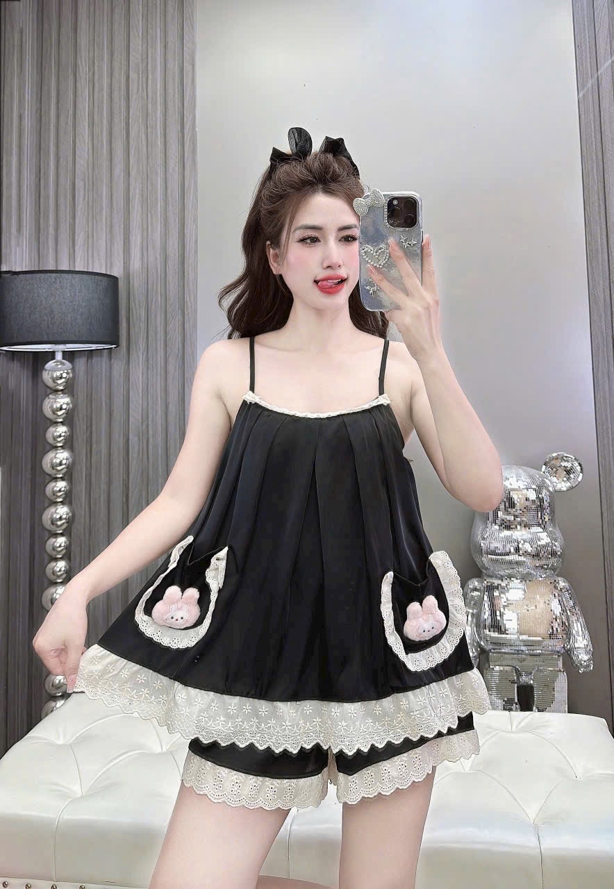 緞面蕾絲邊兔子口袋睡衣套裝