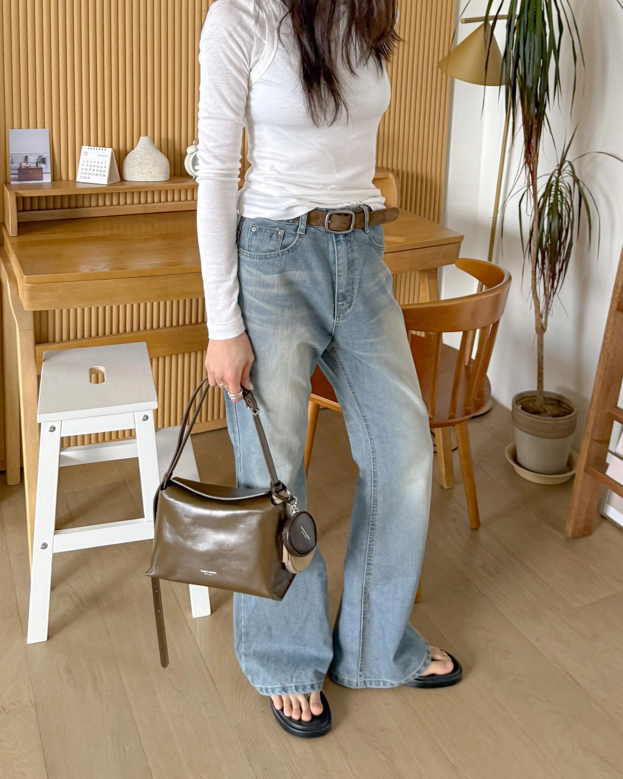 【26SS新皮】預訂_牛皮亮面 Bread bag 磁吸枕頭包 (M) By Bucks & leather