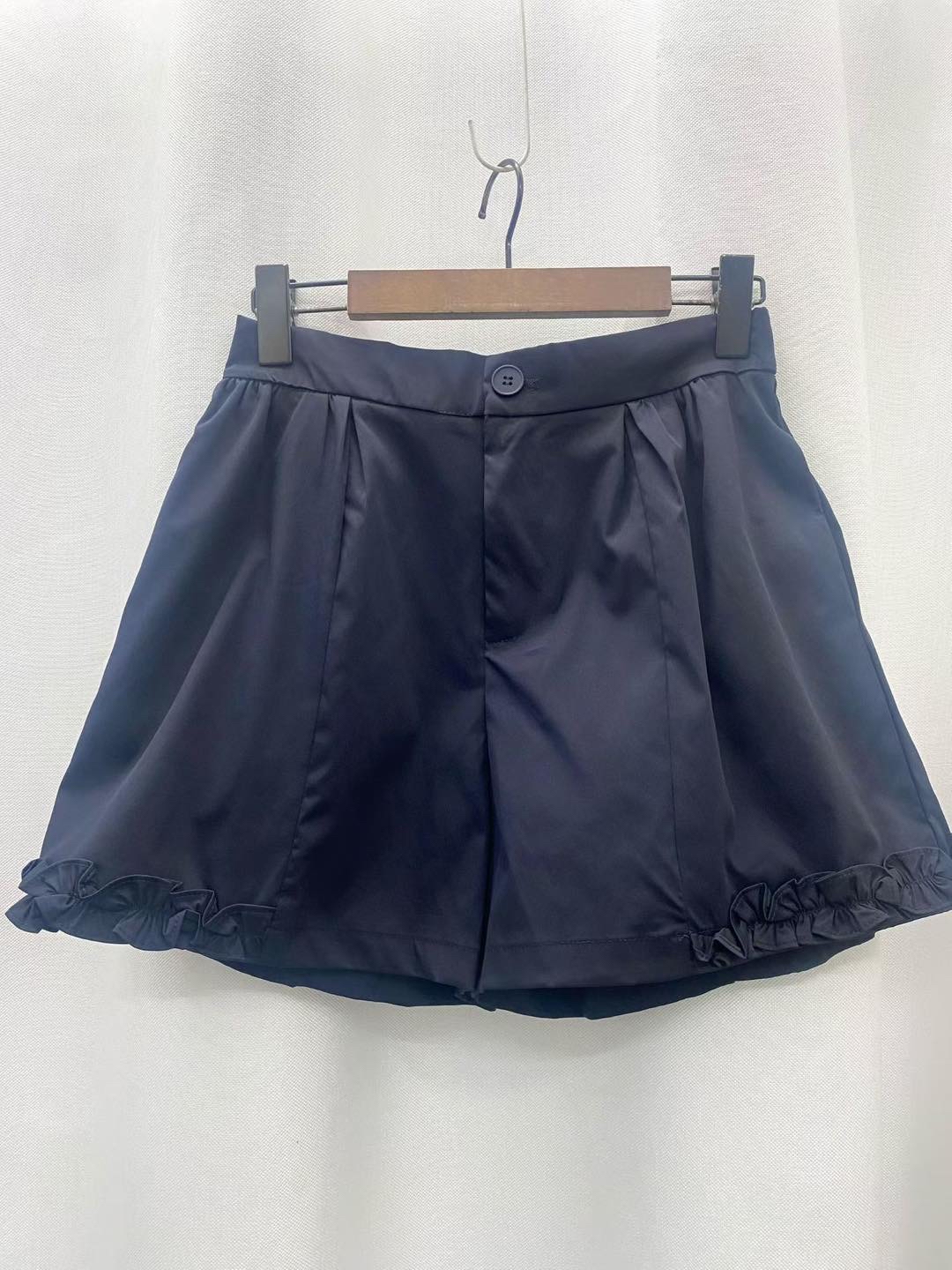 Ruffle 邊短褲