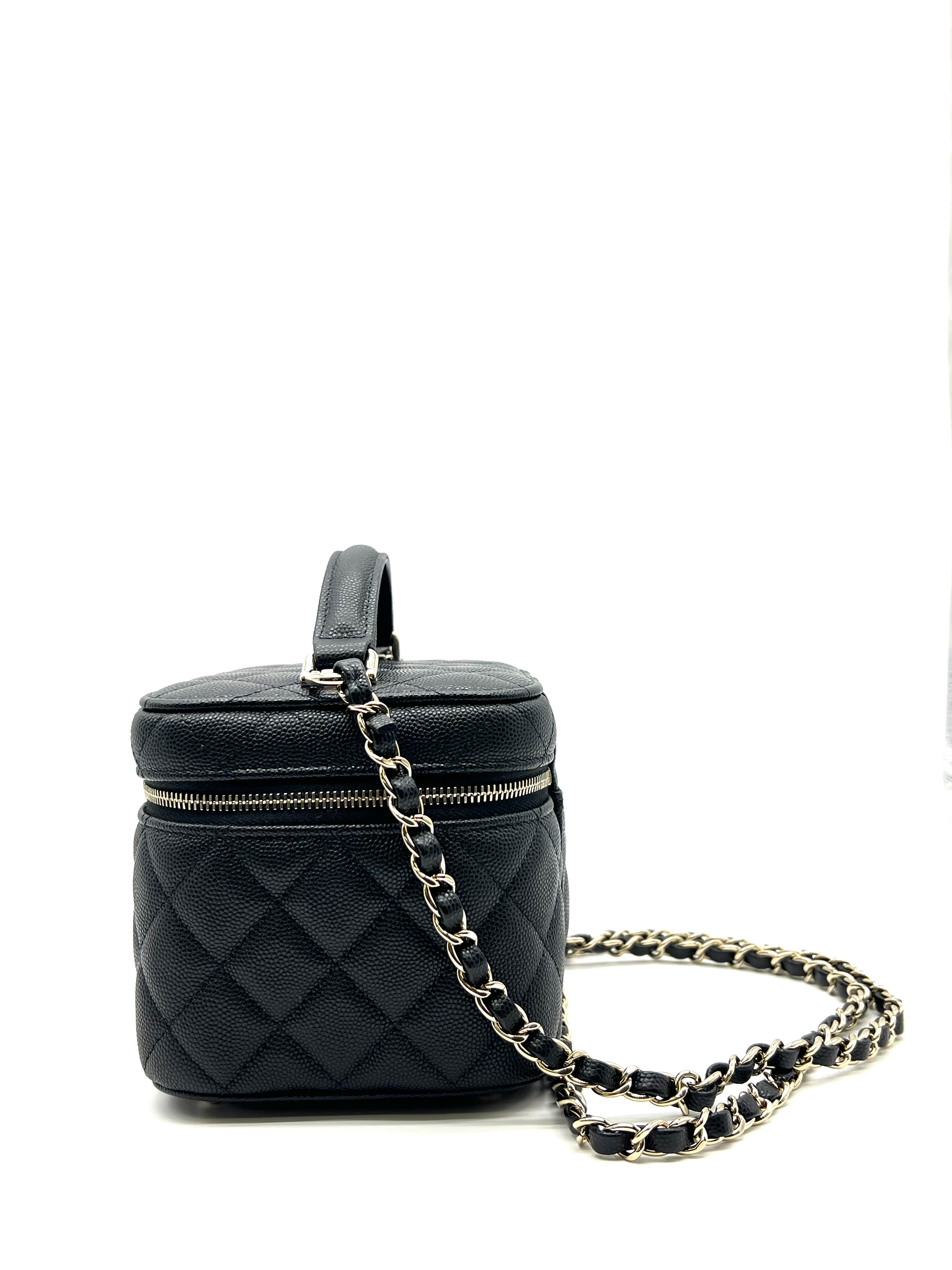 Pre-Owned CHANEL Caviar Quilted Mini Vanity Case with Chain / Product Code: 26051108
