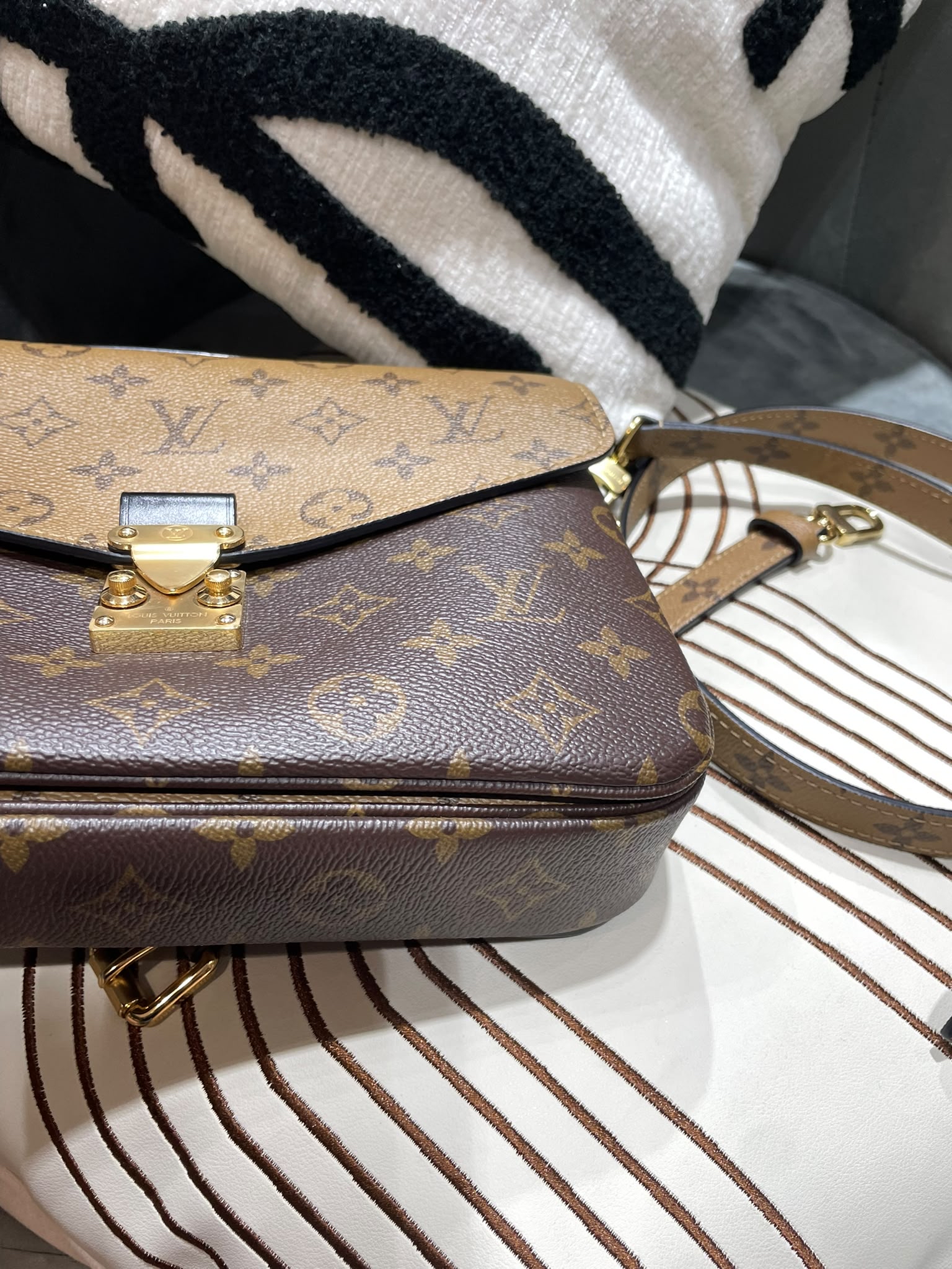 LV Metis Monogram 100%Authentic, 99%New ✅Dust bag ✅Box