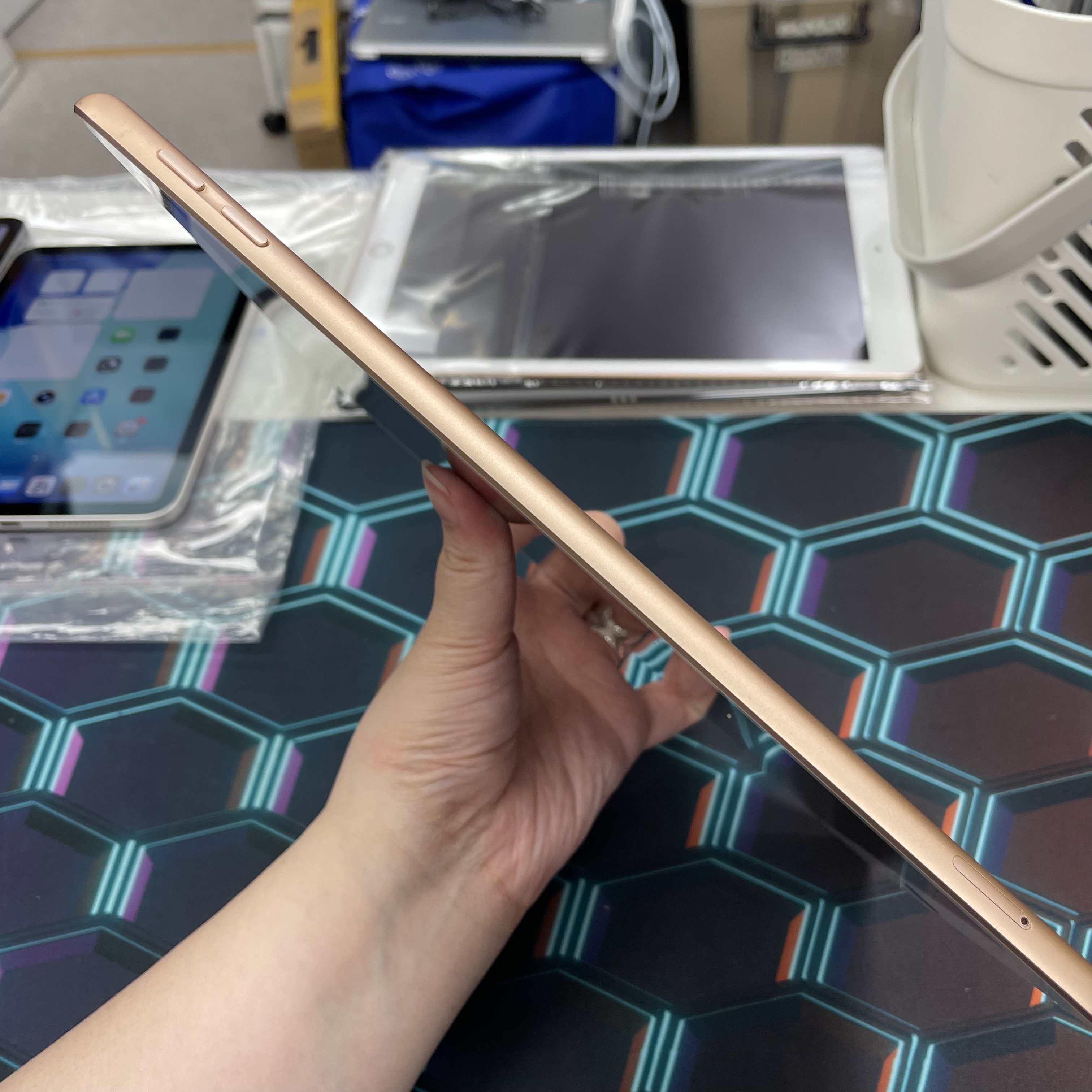 *639381 iPad 6 勁靚機 128GB 插卡版 粉色 pink