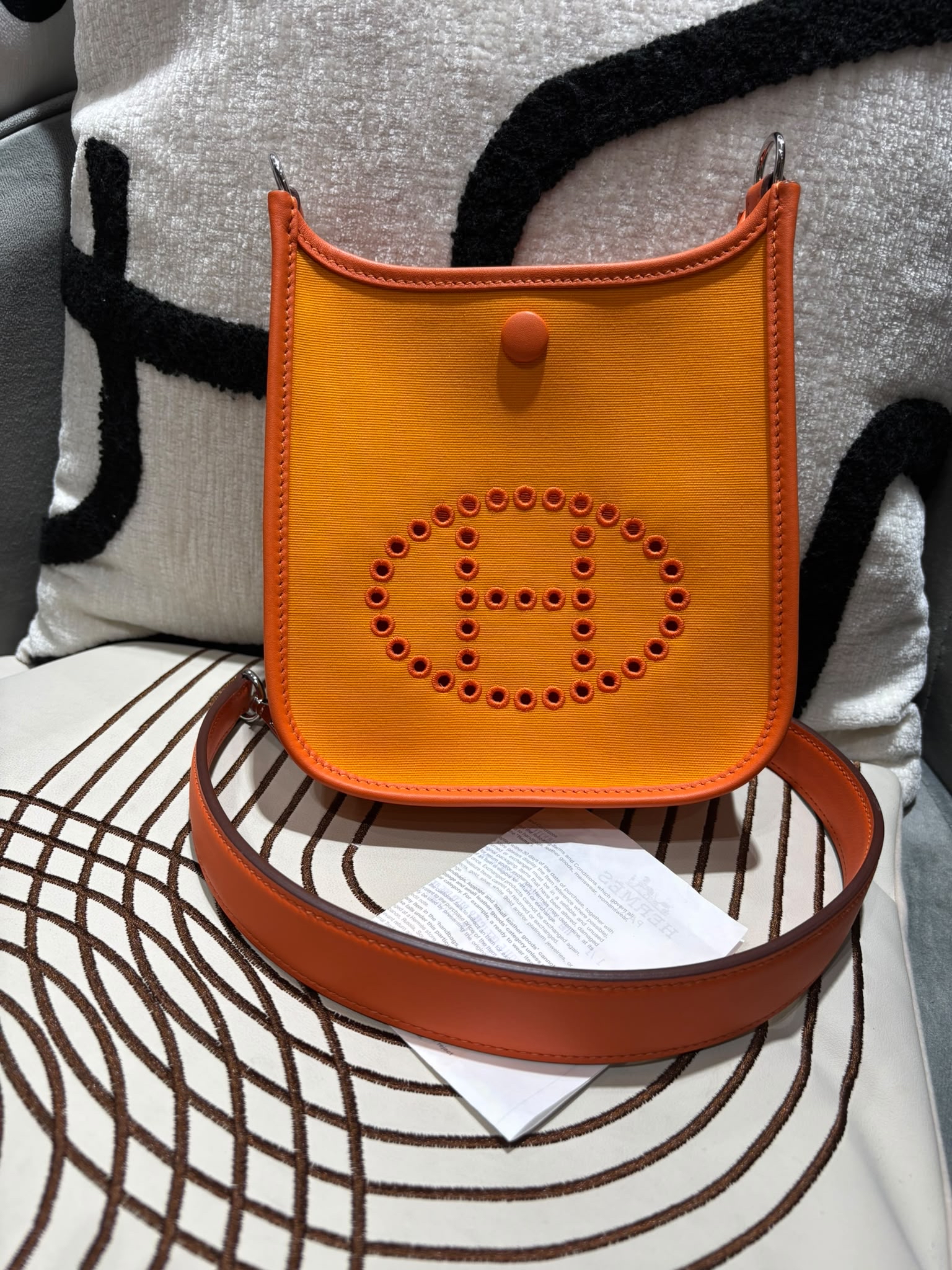 全新Hermes Mini Evelyne Limited Edition 限量版100%Authentic, 全新未使用品✅ 專門店收據✅Dust bag✅盒