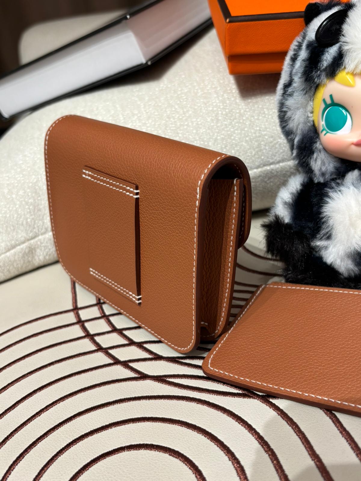 Hermes Constance Slim Wallet Stamp B Gold 100%Authentic, 99%New ✅Box