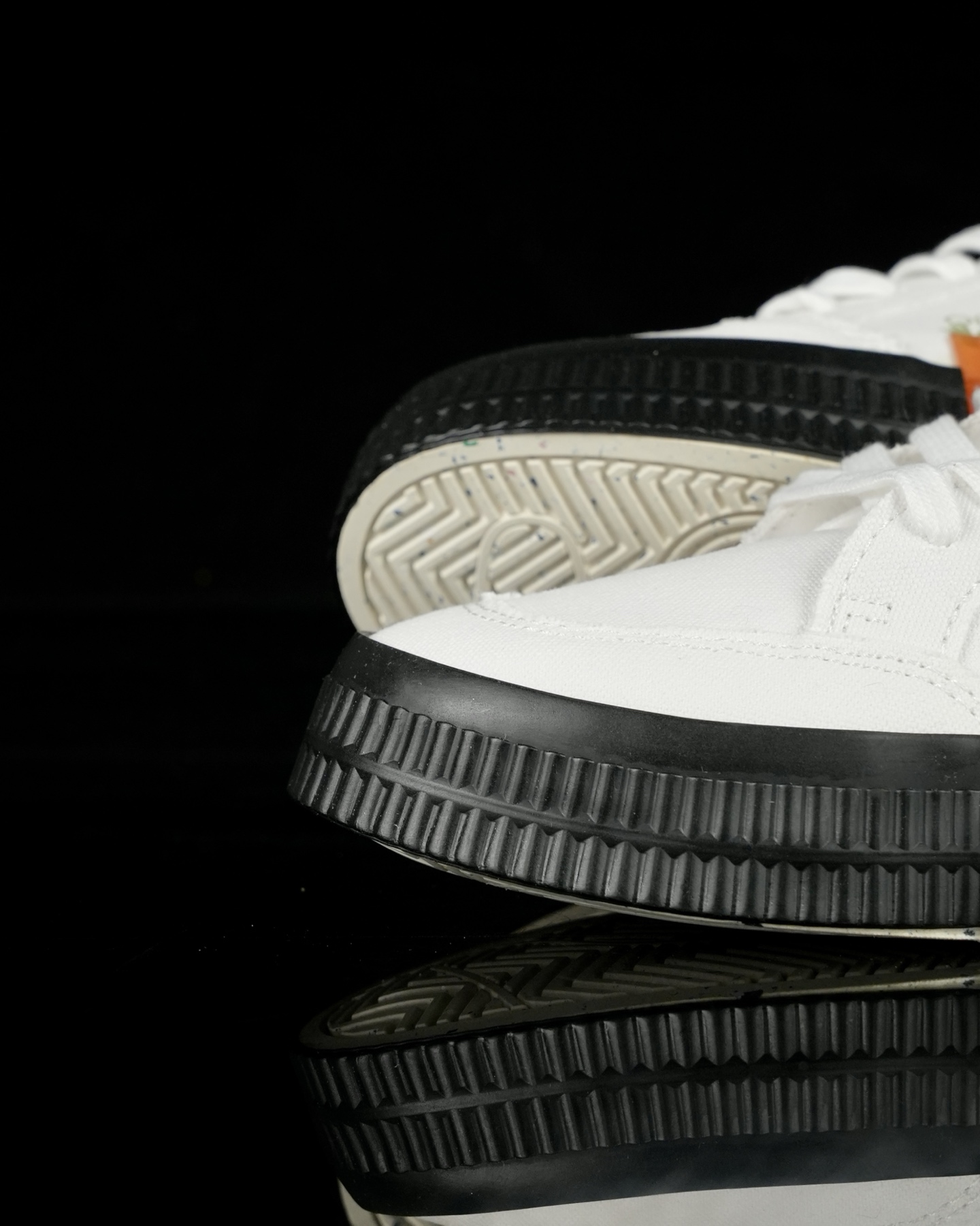 Off-White Low Vulcanized