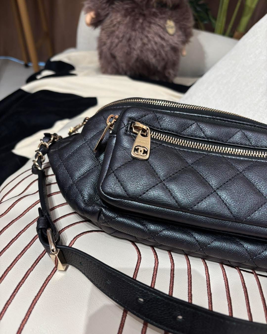 Chanel Waist Bag, Belt Bag hobo 100%Authentic,98%new ✅27card✅塵袋✅BOX