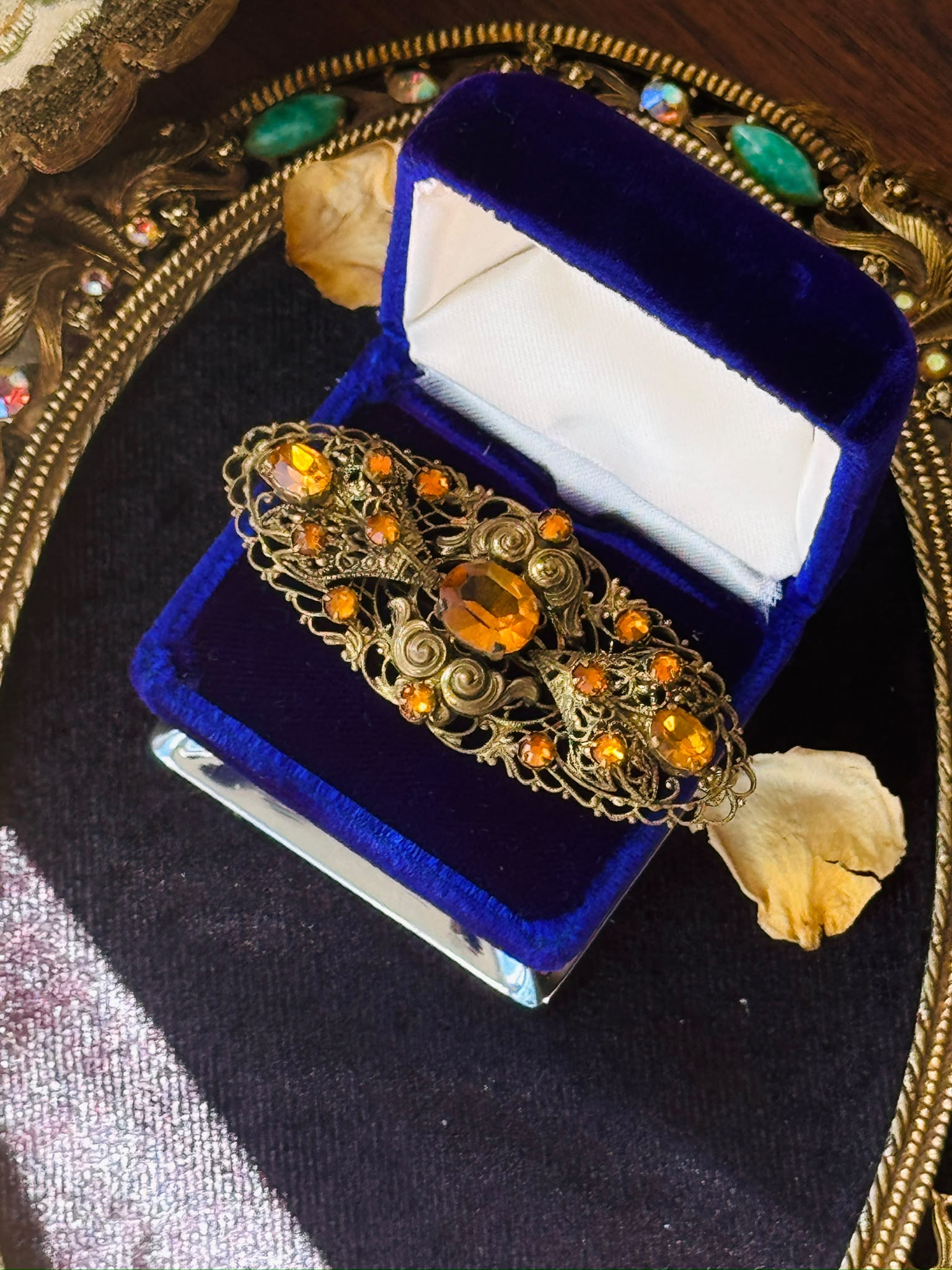 Rare! Antique Early 20th century Czechoslovakian Filigree Style Brooch with Amber Glass (NZ127)