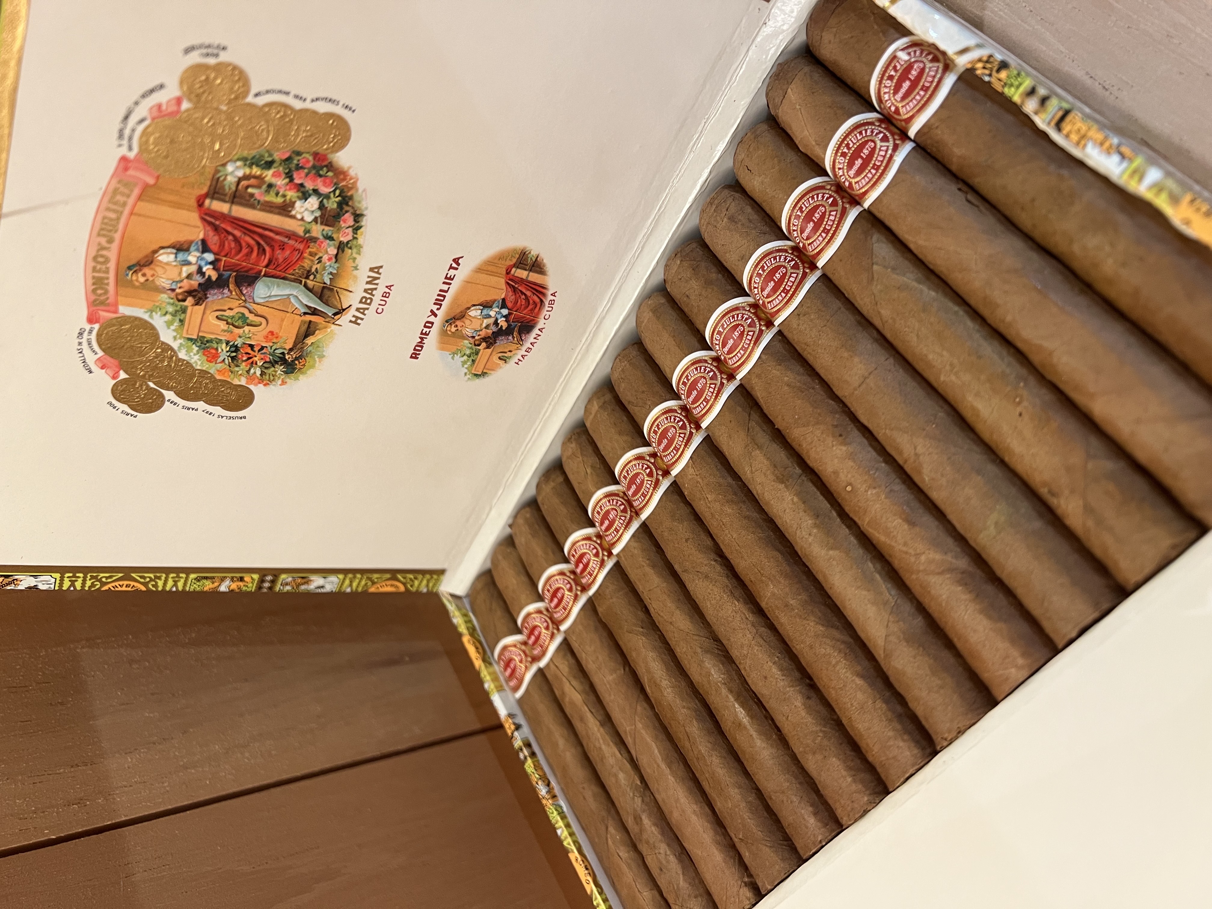 ROMEO Y JULIETA羅密歐妙麗（25支）